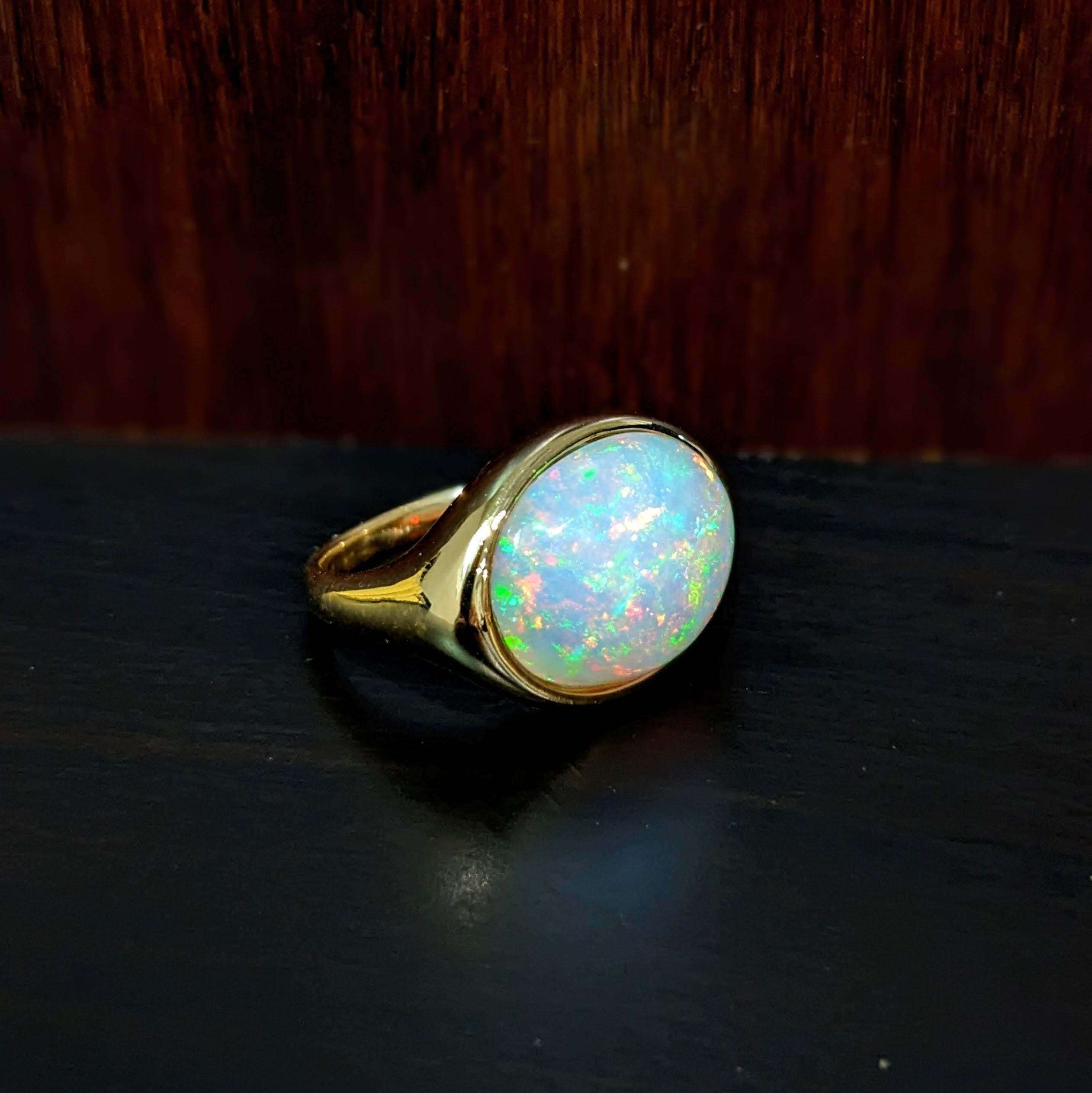 Anillo Solitario de Ópalo Oriente-Occidente de 9,5ct en Oro Amarillo Macizo de 14K Oval 17,5x15mm 1