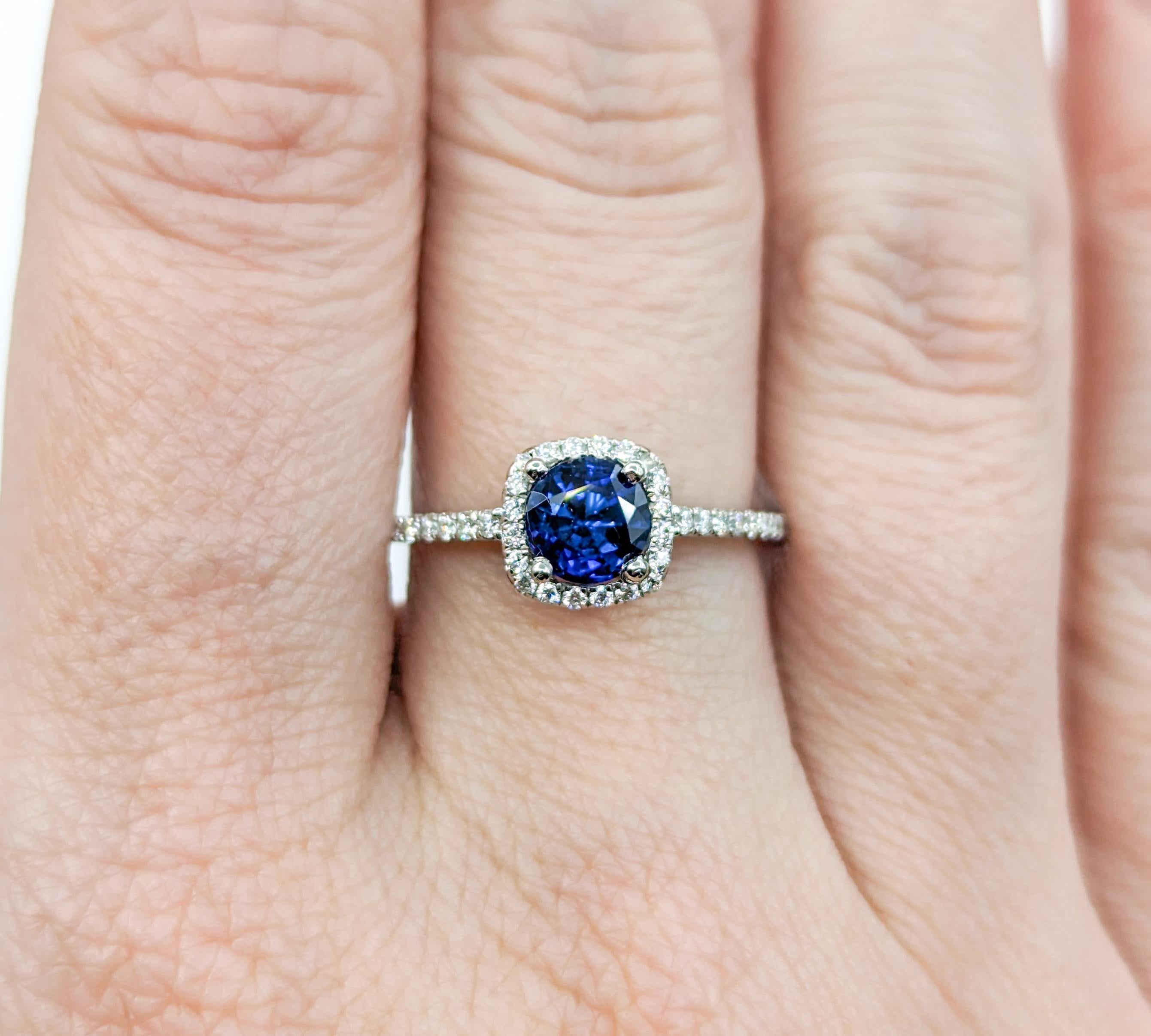 .95ct Sapphire & Diamond Halo Ring in White Gold In Excellent Condition For Sale In Bloomington, MN