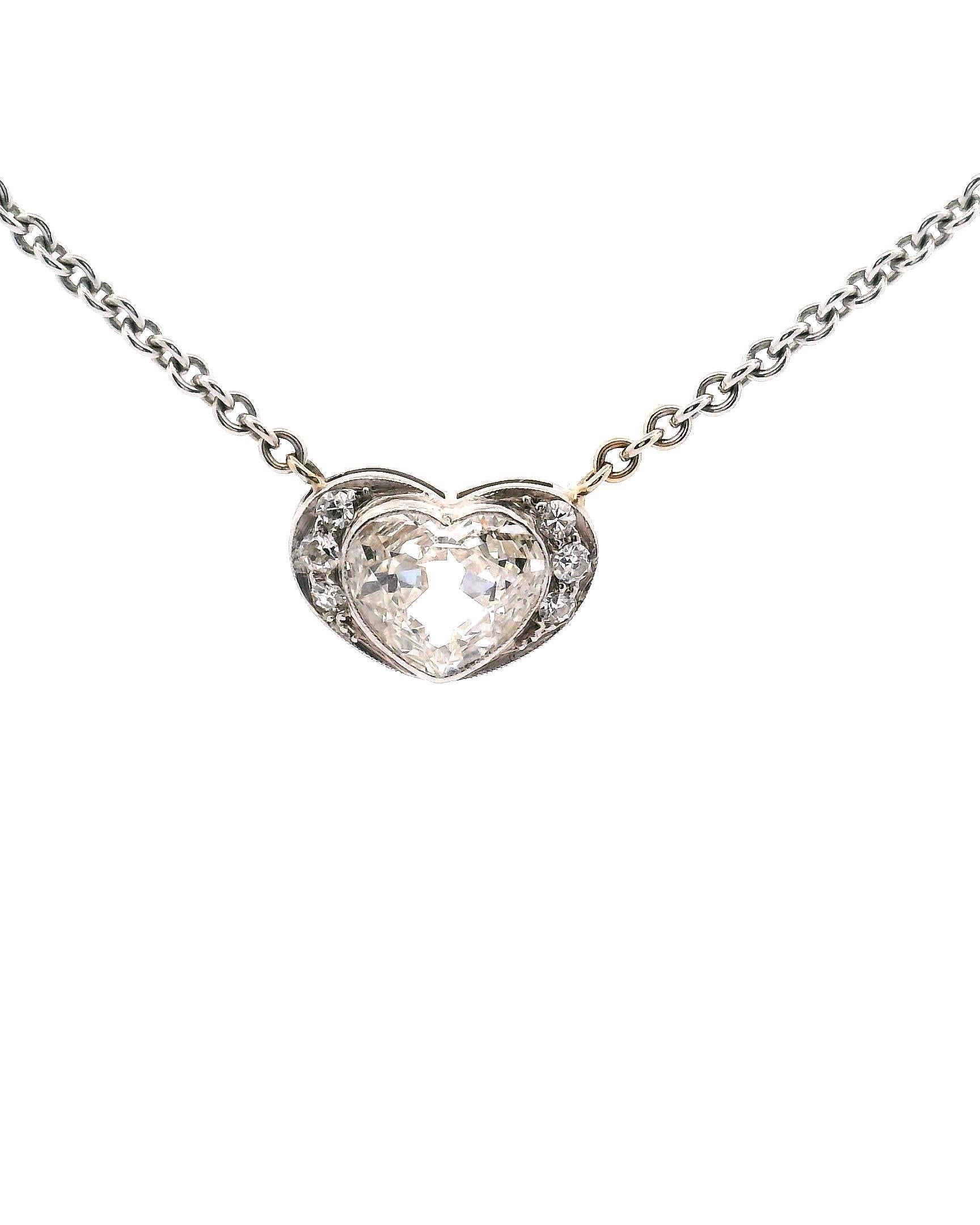 .95ct. Pendentif vintage avec cœur en diamant en vente 6