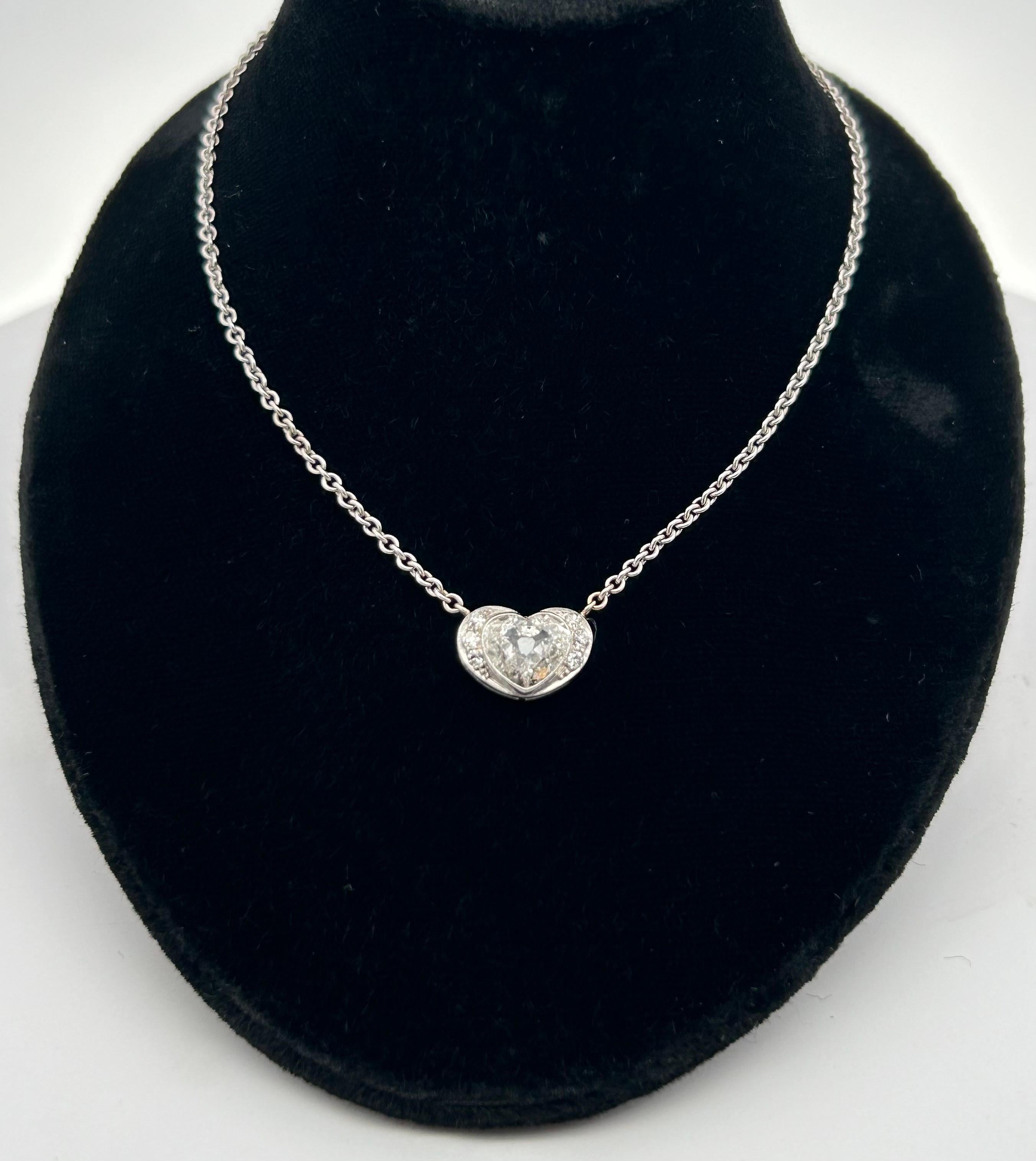 .95ct. Pendentif vintage avec cœur en diamant en vente 2