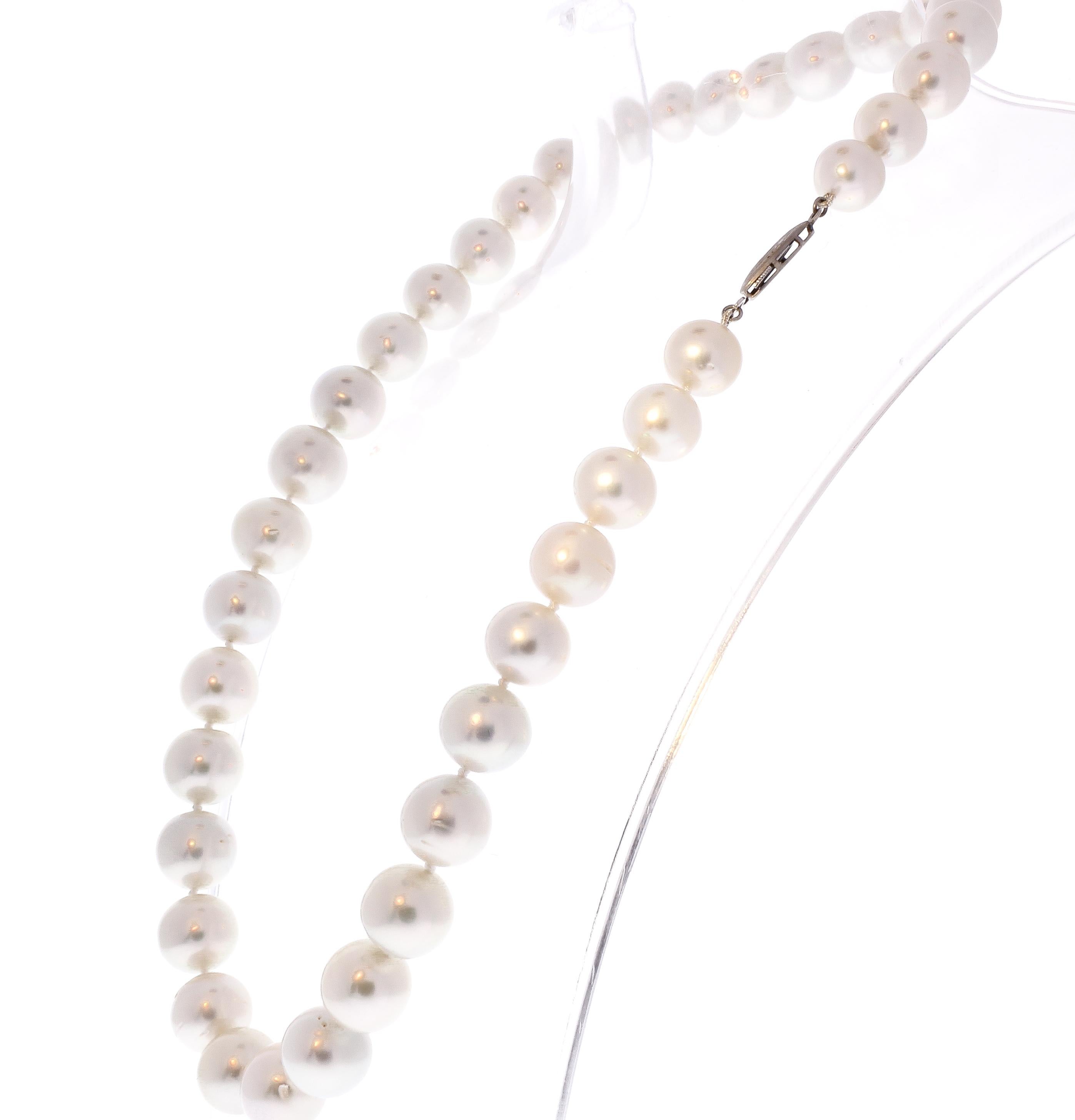 Contemporary White South Sea Pearl Necklace