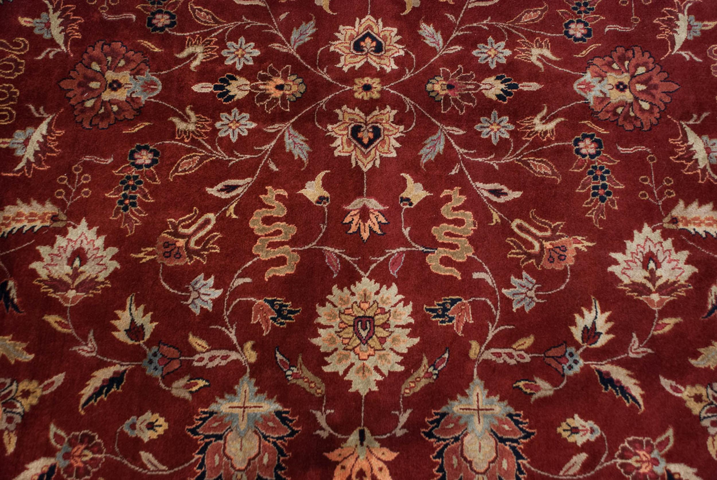 Fine Indian Mohajeran Sarouk Design Carpet In Excellent Condition For Sale In Katonah, NY