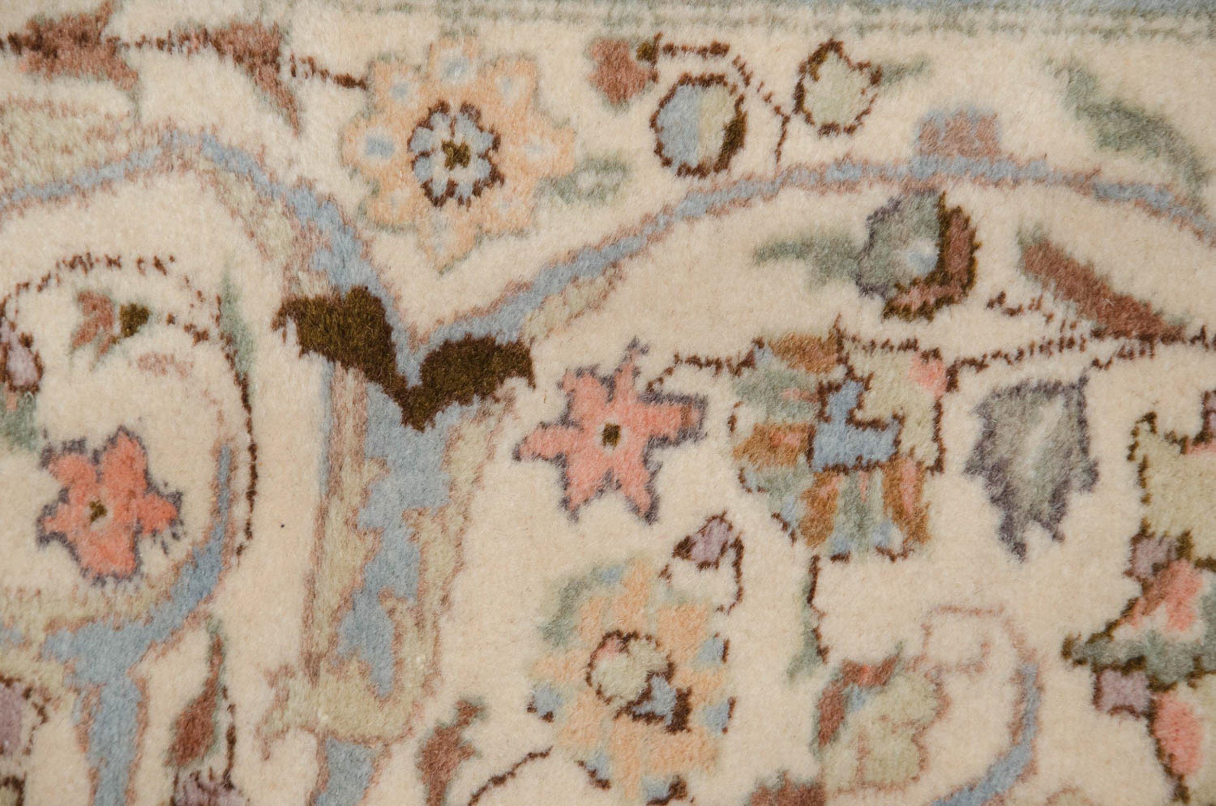Tabriz-Teppich aus Täbris (Mitte des 20. Jahrhunderts) im Angebot