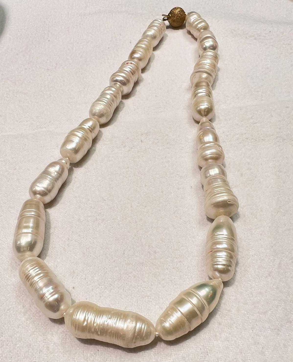 Women's or Men's Biwa Pearl with Silver Clasp For Sale