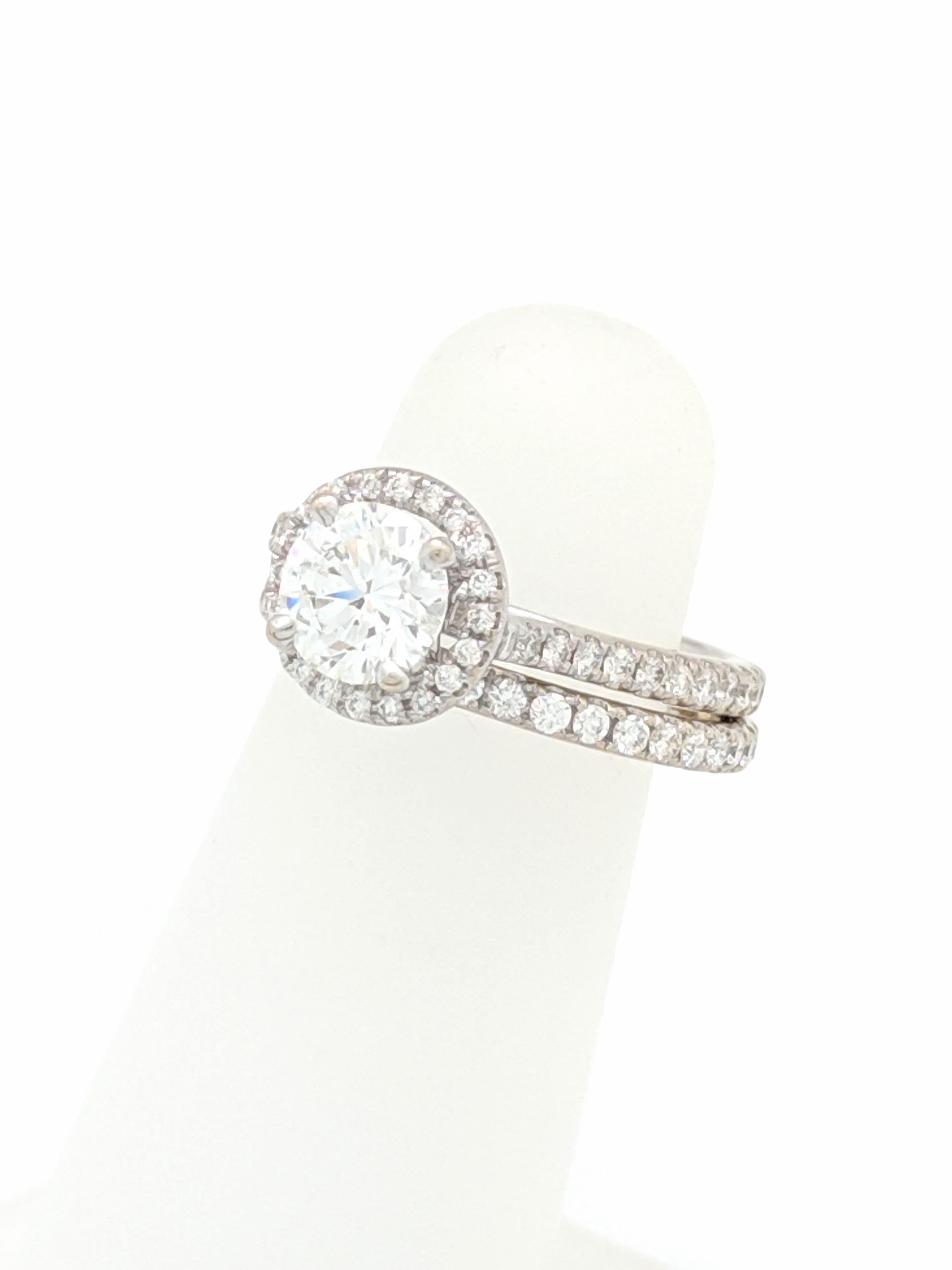 Contemporary .96 Carat Round Brilliant Cut Natural Diamond Ring GIA Certified SI1/F For Sale