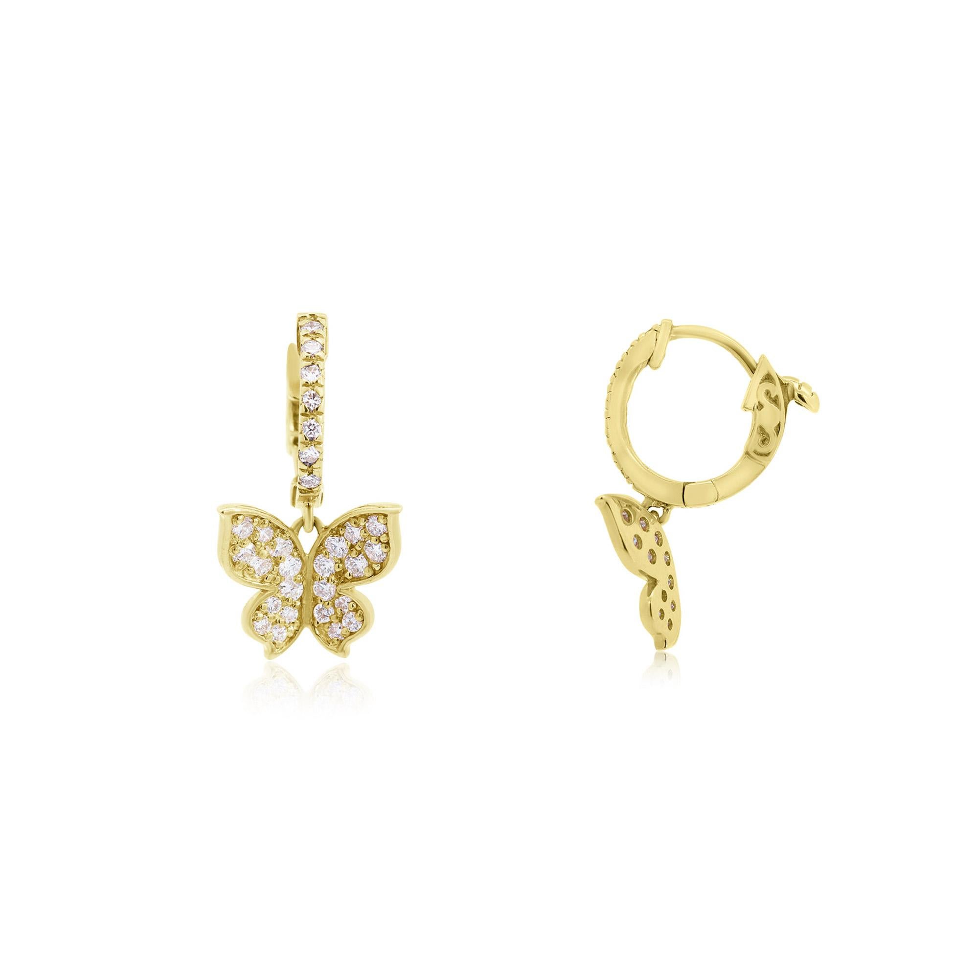 À la fois fantaisistes et élégantes, ces boucles d'oreilles à levier en or 14 carats présentent des motifs de papillons étincelants, chacun orné de diamants naturels brillants. Le design offre à la fois confort et sécurité, tandis que les papillons
