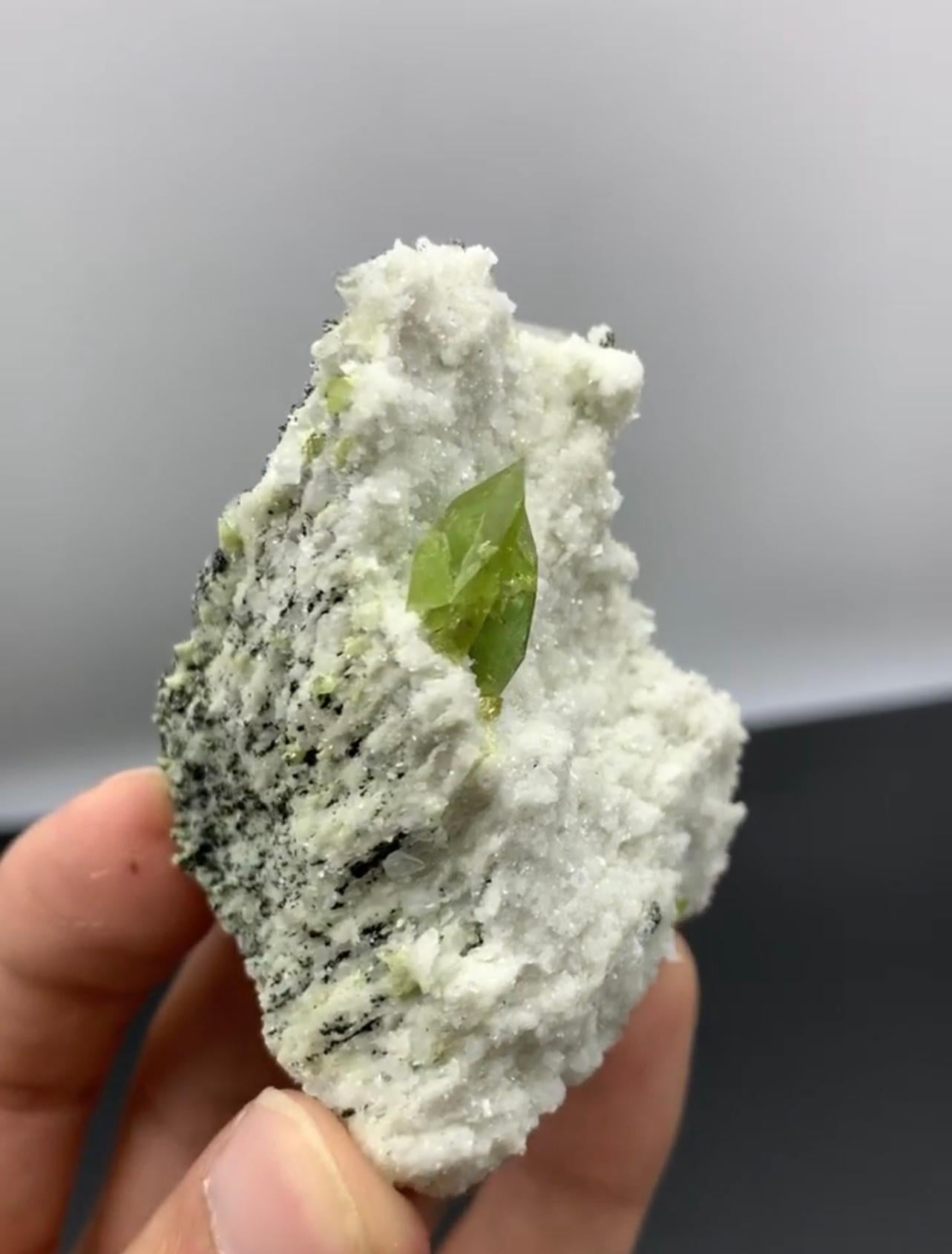 Contemporary 96 Grams Apple-Green Twinned Titanite Crystals On Calcite Matrix From Pakistan For Sale