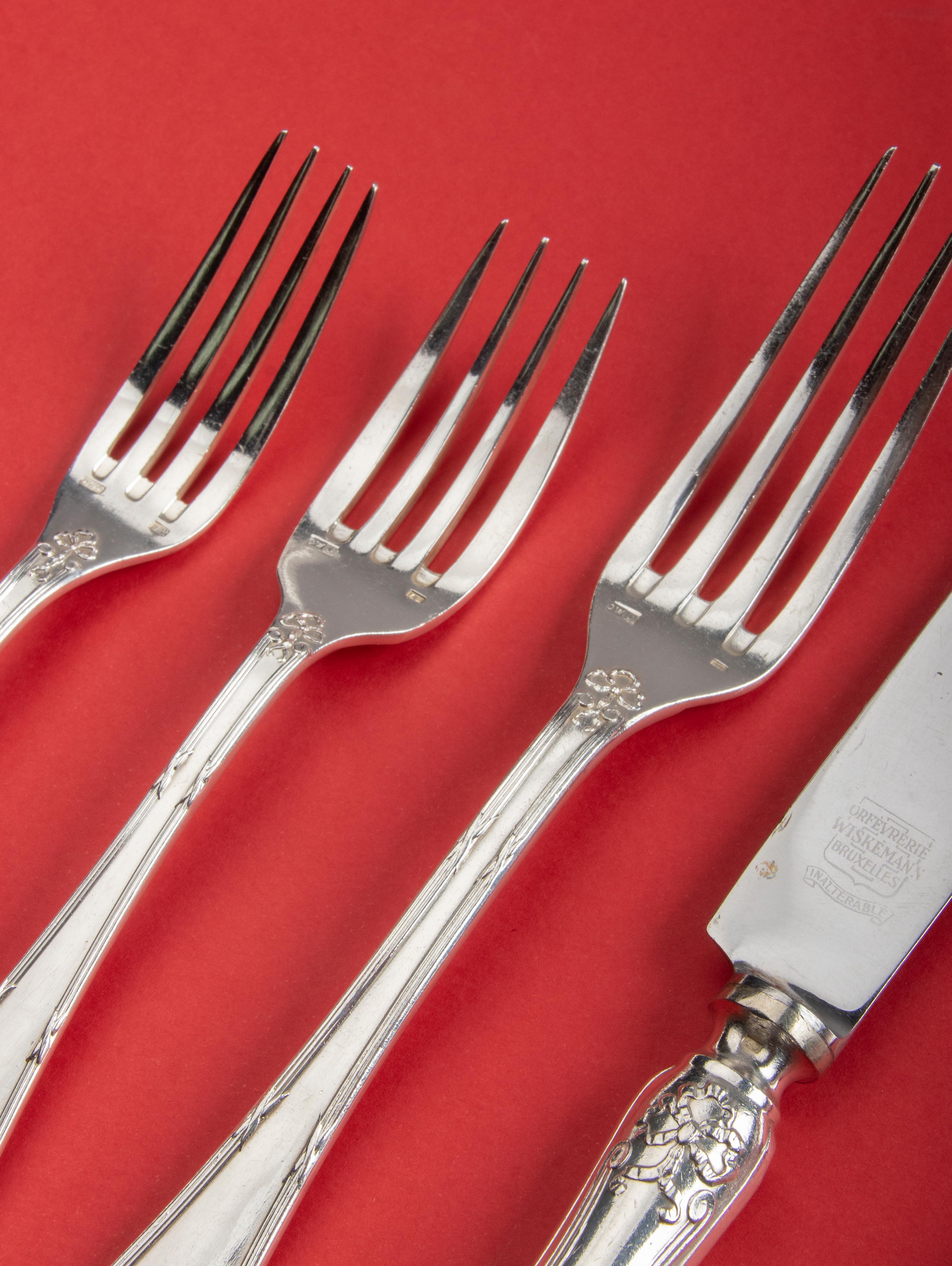 96-Piece set Silver Plated Flatware Ribbon and Bow by Wiskemann  In Good Condition In Casteren, Noord-Brabant