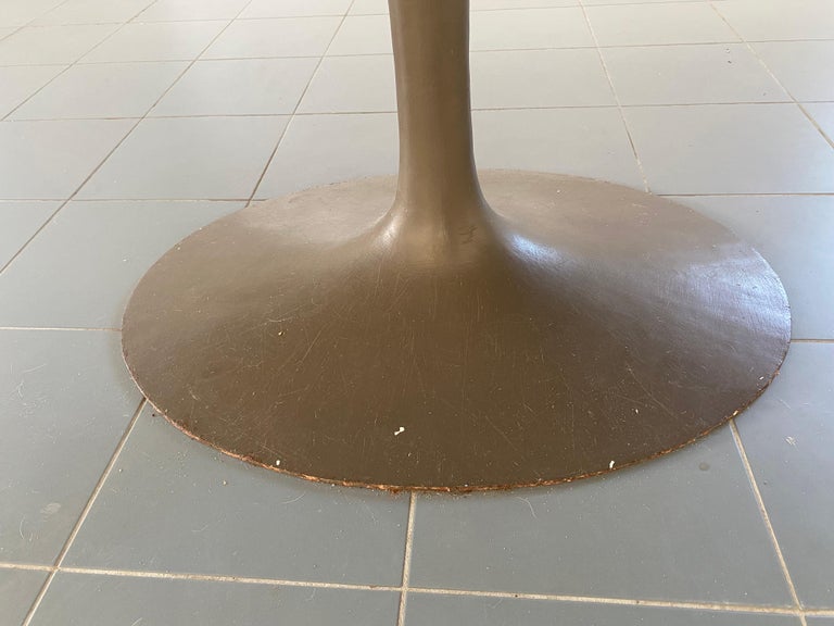 Saarinen for Knoll Oval Espresso Marble Dining Table In Good Condition In Philadelphia, PA