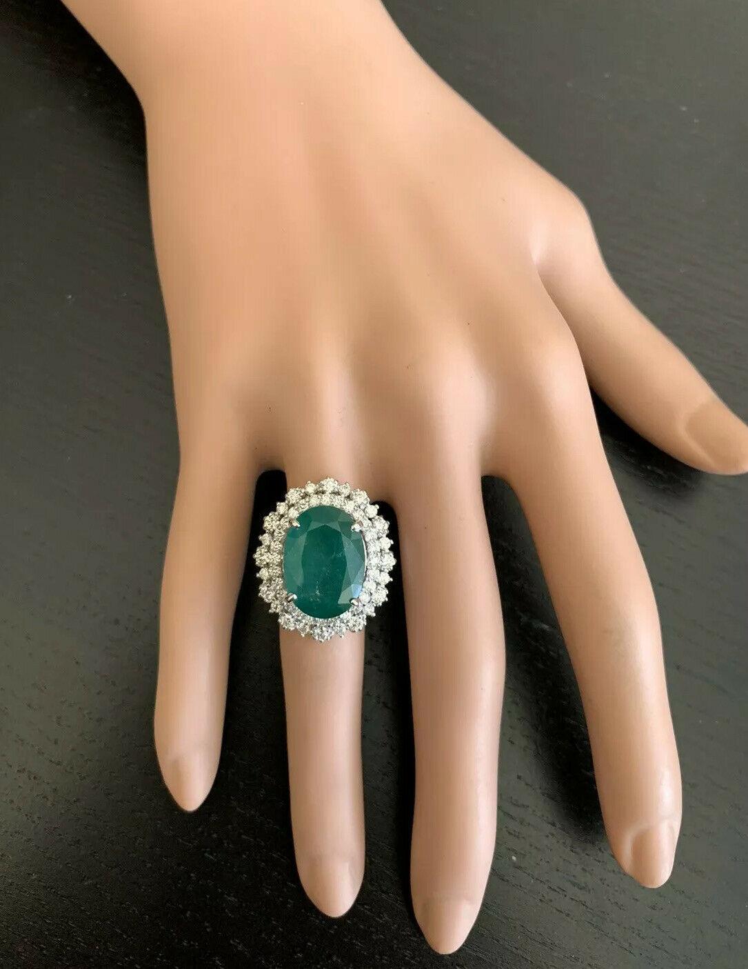 9.60 Carat Natural Emerald and Diamond 14 Karat Solid White Gold Ring In New Condition For Sale In Los Angeles, CA