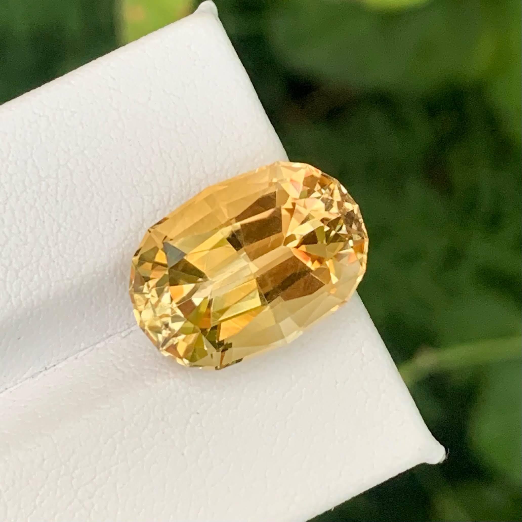 Taille ovale 9.60 Carat Natural Loose Light Golden Citrine Stone Oval Shaped African Gemstone (pierre précieuse africaine de forme ovale) en vente