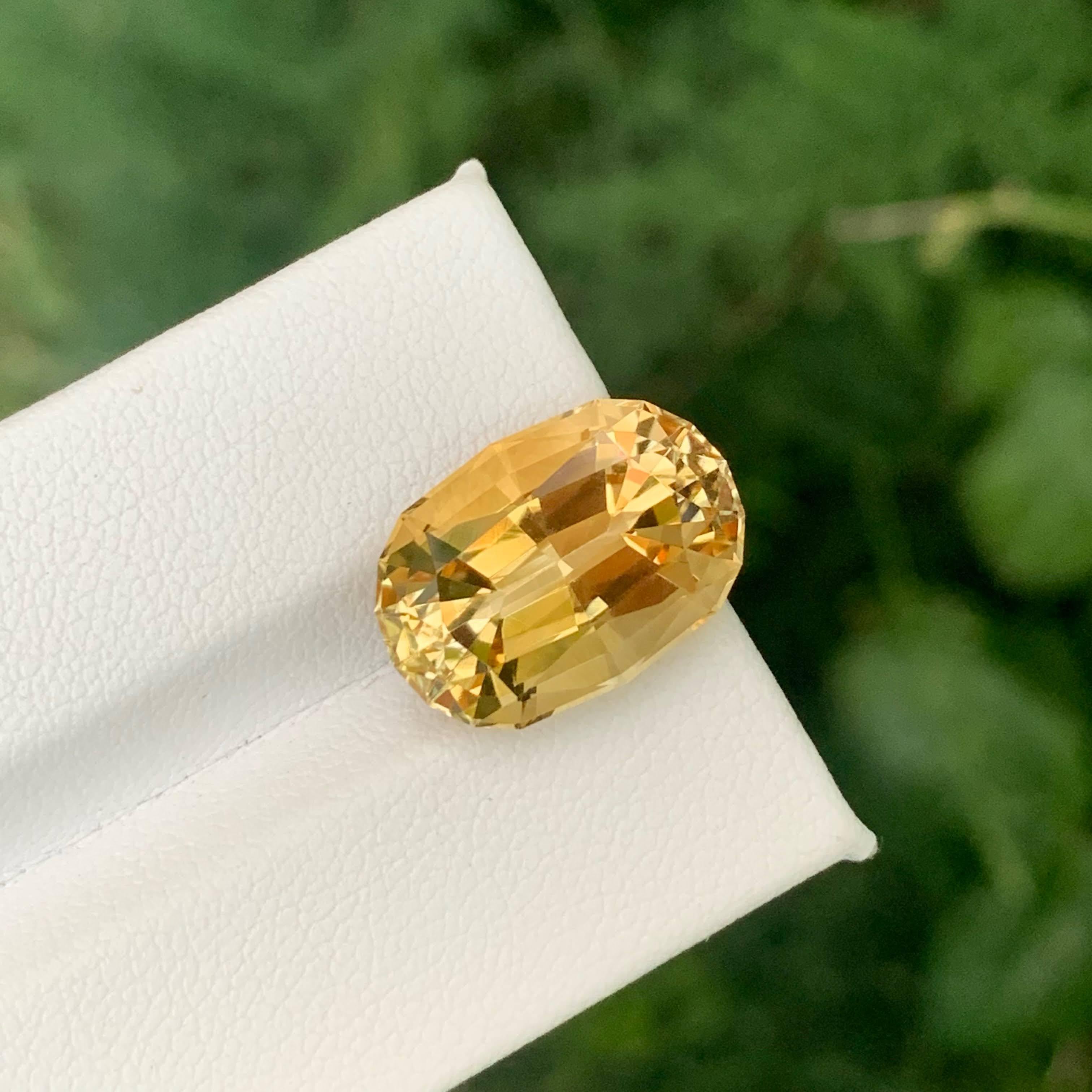 9.60 Carat Natural Loose Light Golden Citrine Stone Oval Shaped African Gemstone (pierre précieuse africaine de forme ovale) en vente 2