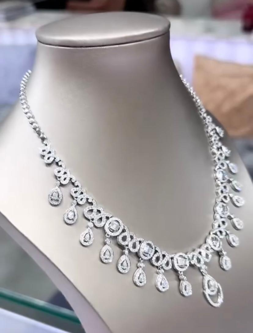 Women's or Men's 9.60 Carats Natural Diamonds 18K Gold Necklace For Sale
