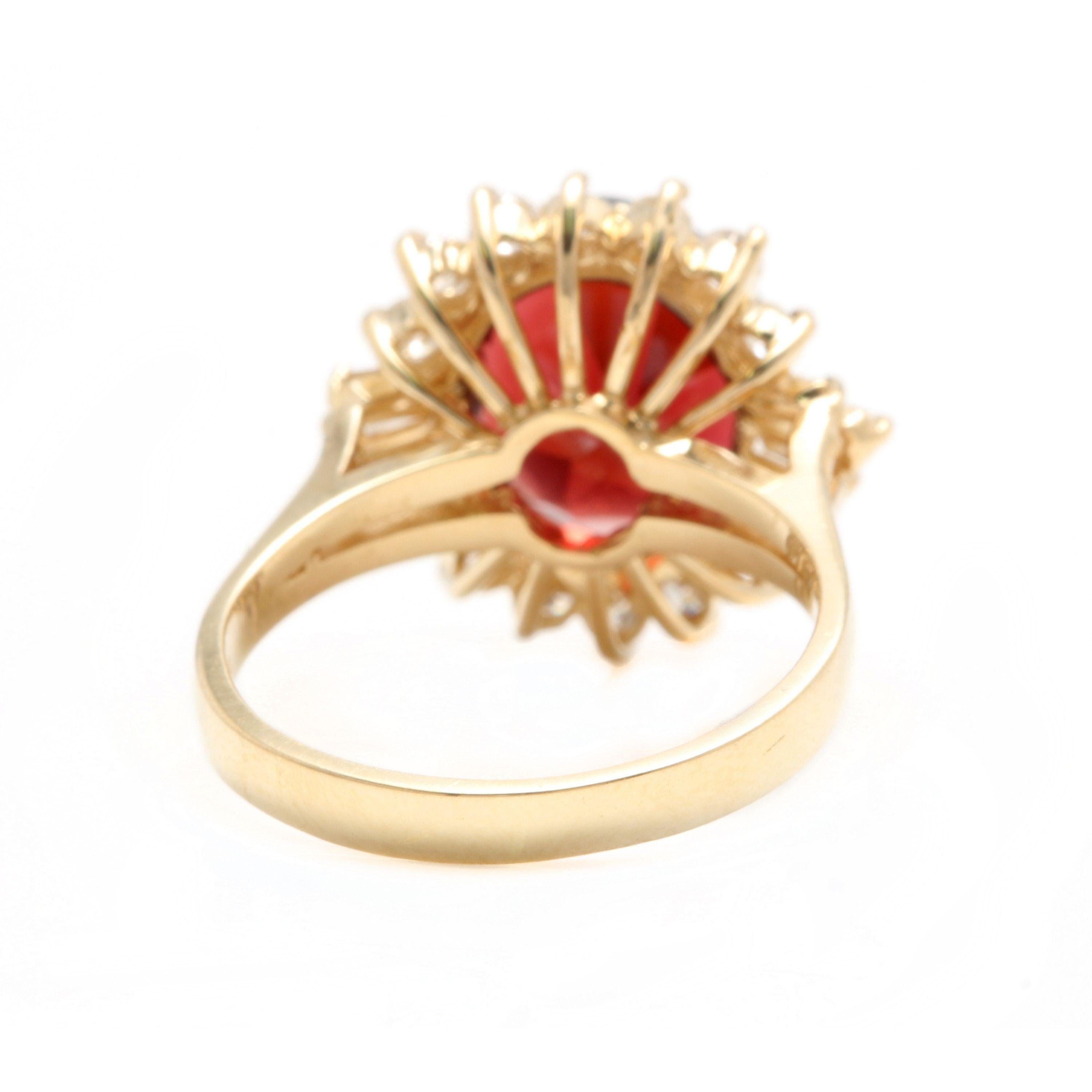 9.60 Carat Natural Red Garnet and Diamond 14 Karat Solid Yellow Gold Ring In New Condition For Sale In Los Angeles, CA