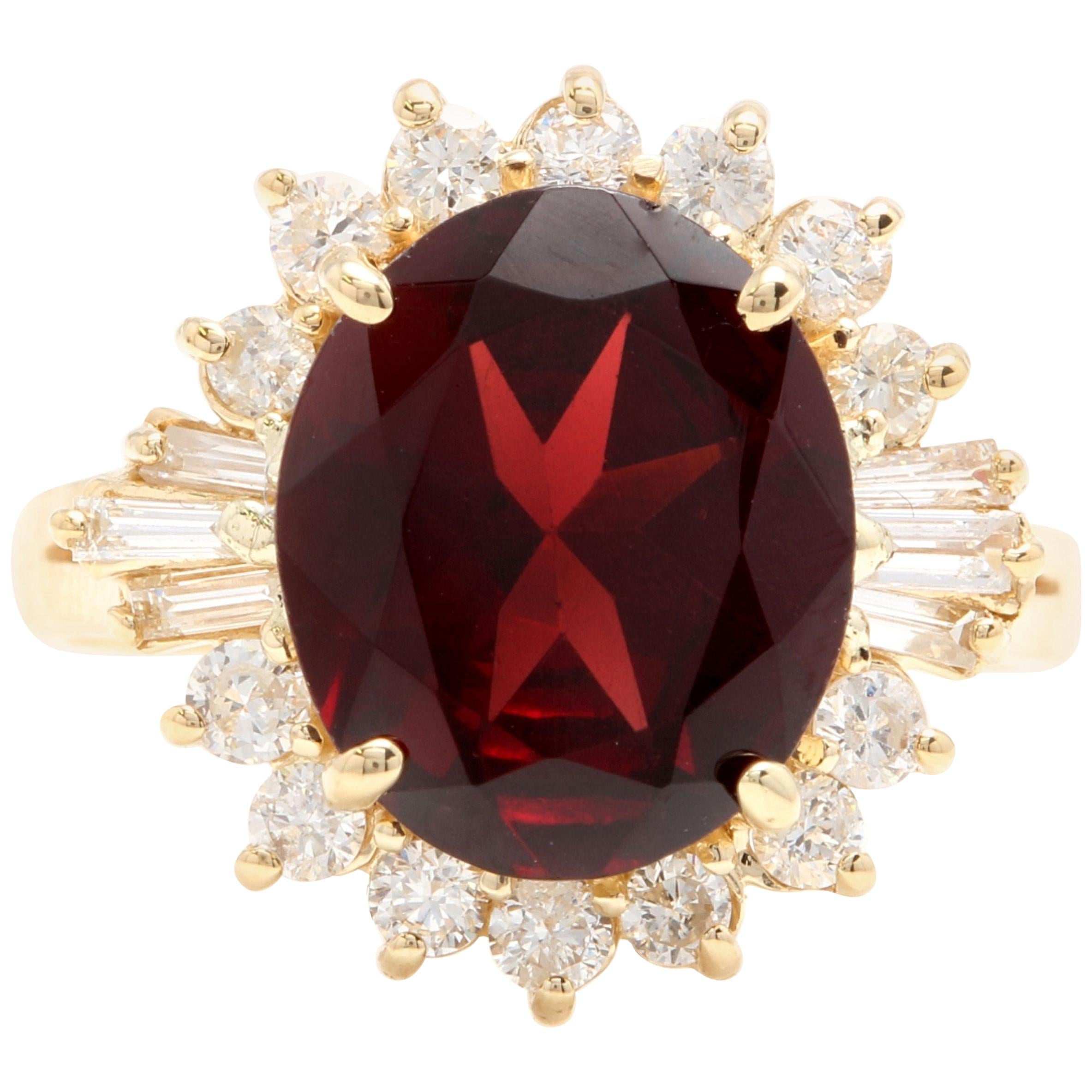 9.60 Carat Natural Red Garnet and Diamond 14 Karat Solid Yellow Gold Ring For Sale