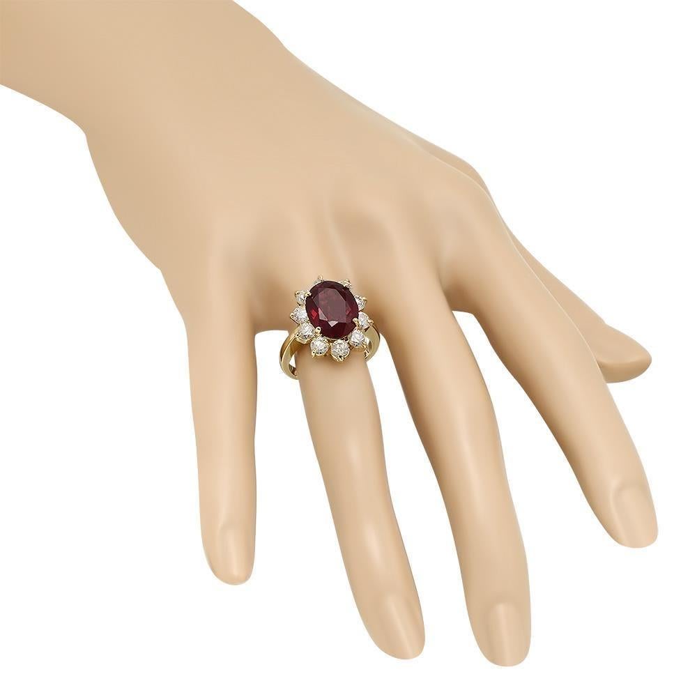 9.60 Carats Natural Red Garnet and Diamond 14K Yellow Gold Ring In New Condition For Sale In Los Angeles, CA