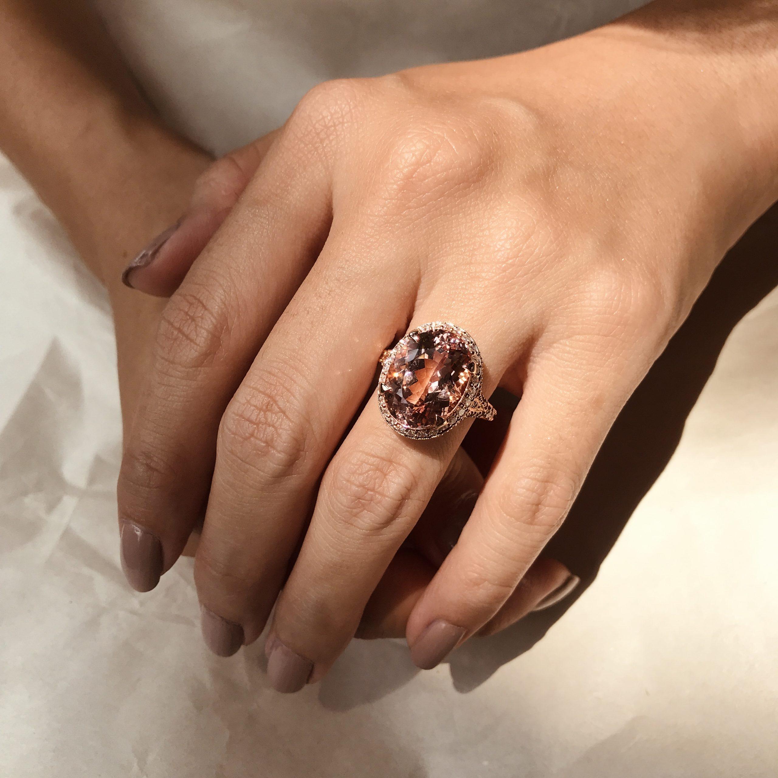 9.60 ct. Oval Pink Peach Morganite & Diamond Accent Cocktail 18K Rose Gold Ring im Angebot 1