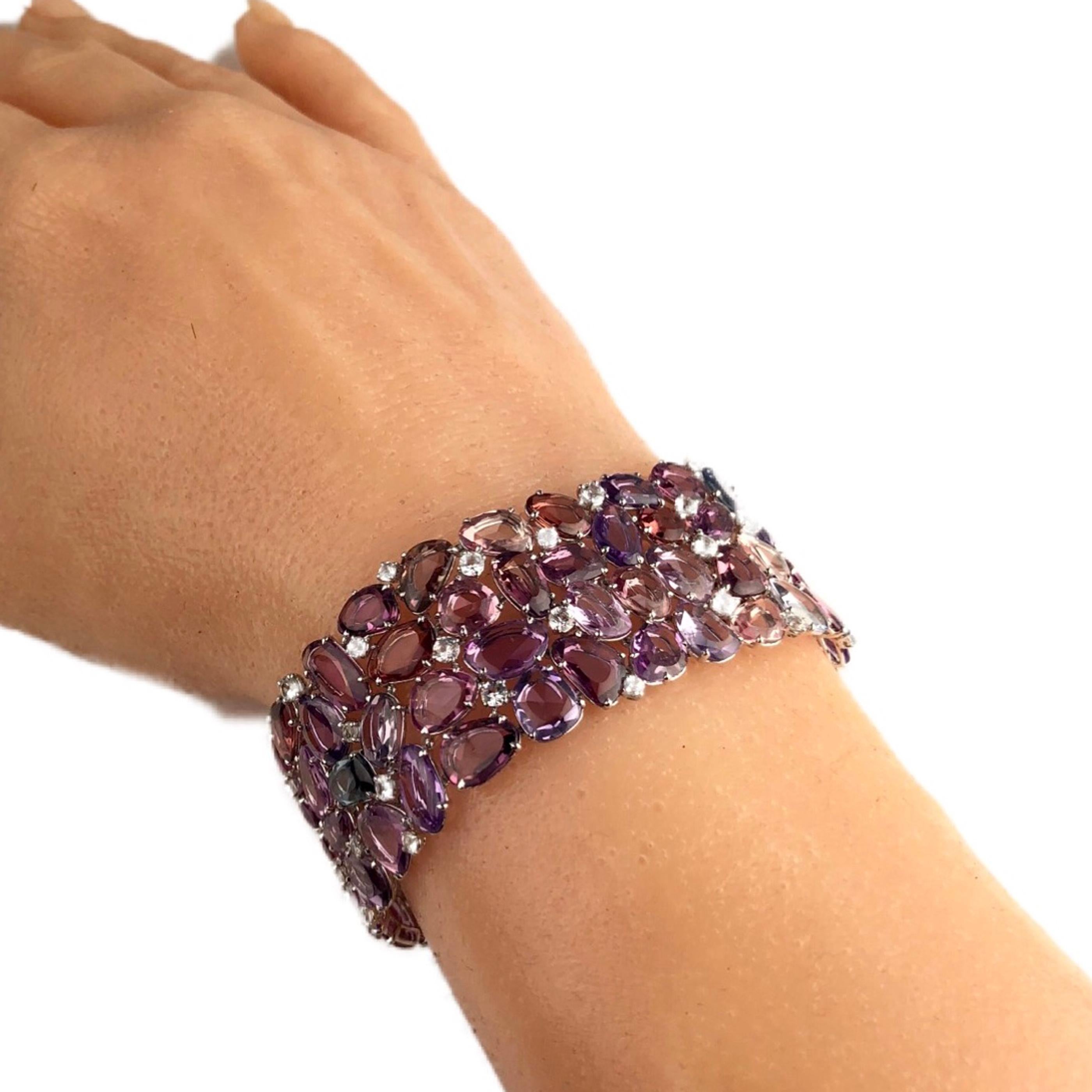 Diamant-Armband mit 96,05 Karat mehrfarbigem Saphir und Diamanten (Rosenschliff) im Angebot