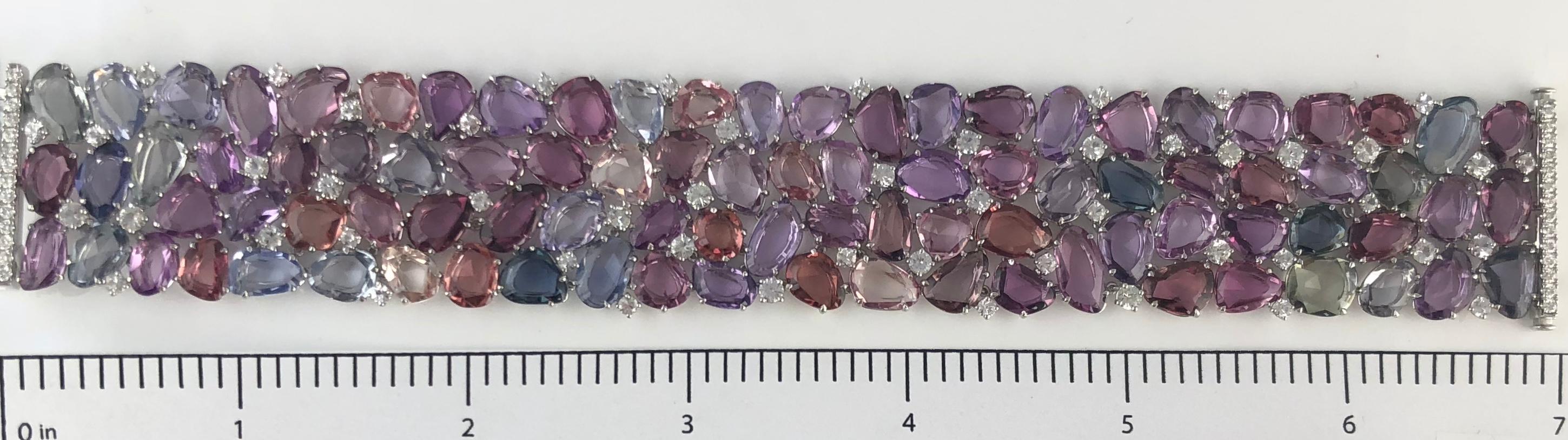 Diamant-Armband mit 96,05 Karat mehrfarbigem Saphir und Diamanten im Zustand „Neu“ im Angebot in New York, NY