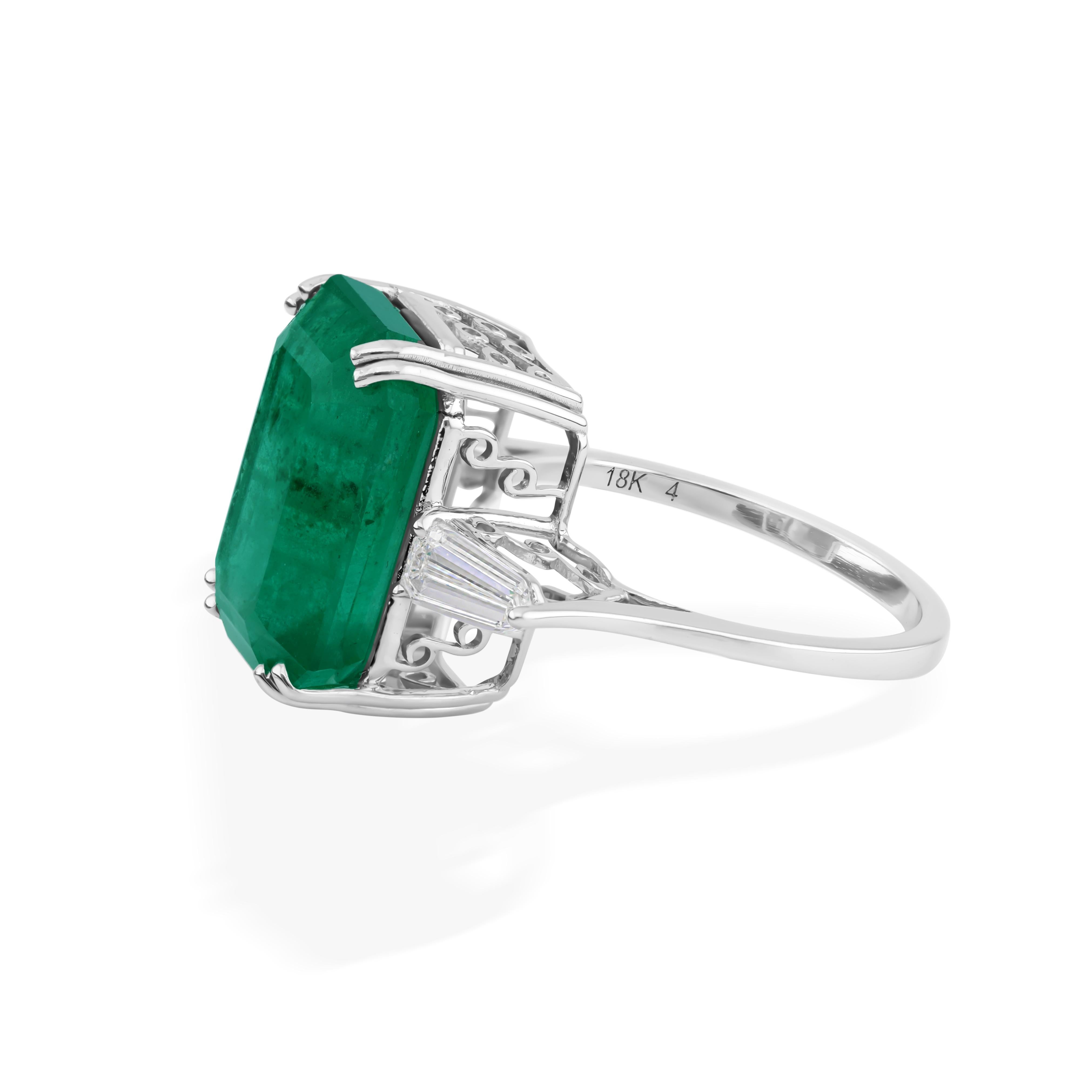 En venta: 9.60cts Esmeralda de Zambia Cocktail Anillo de Diamantes 14k Oro Blanco  7
