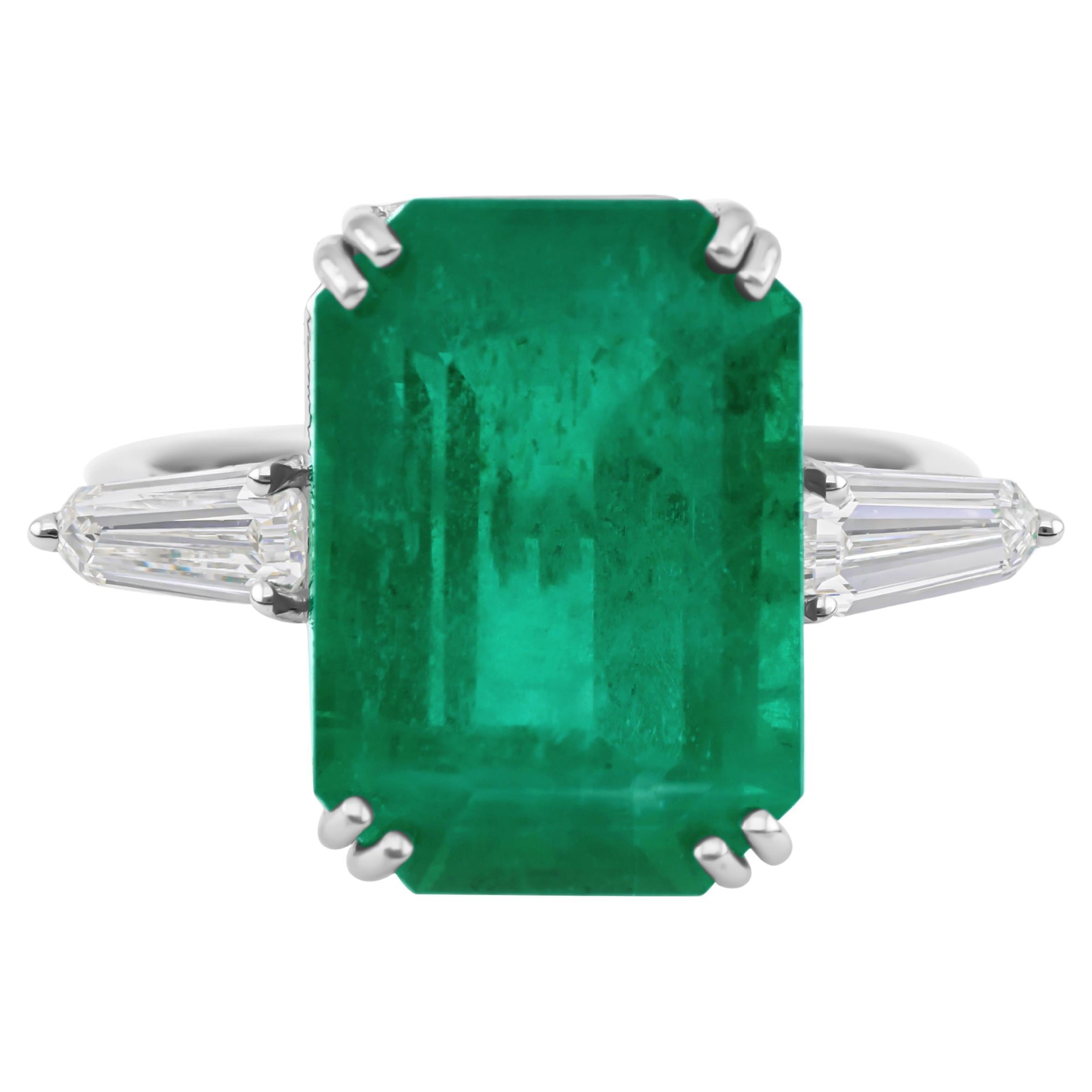 En venta: 9.60cts Esmeralda de Zambia Cocktail Anillo de Diamantes 14k Oro Blanco