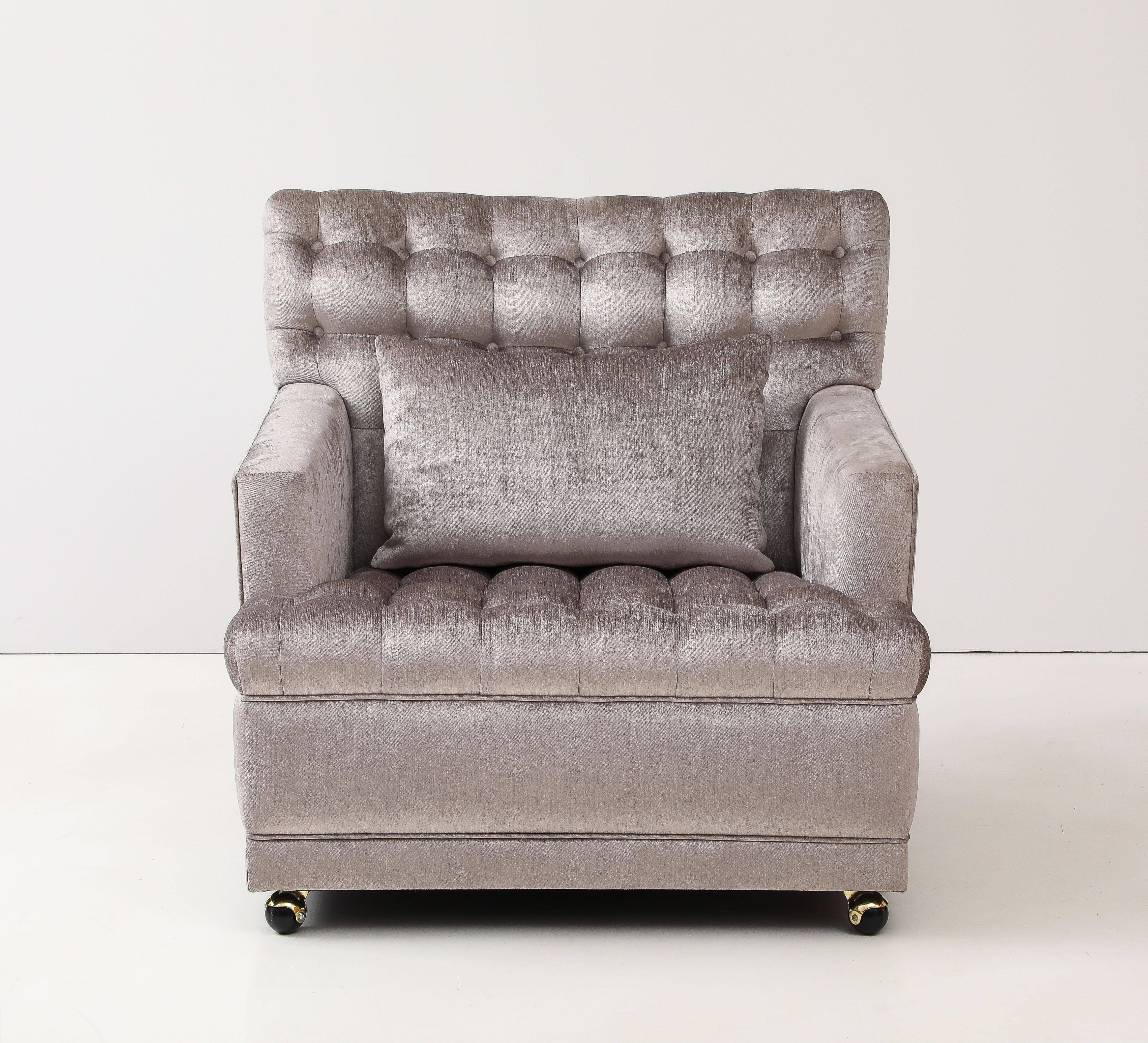 !960's Glamorous Billy Haines Style Club Chair In Good Condition For Sale In New York, NY