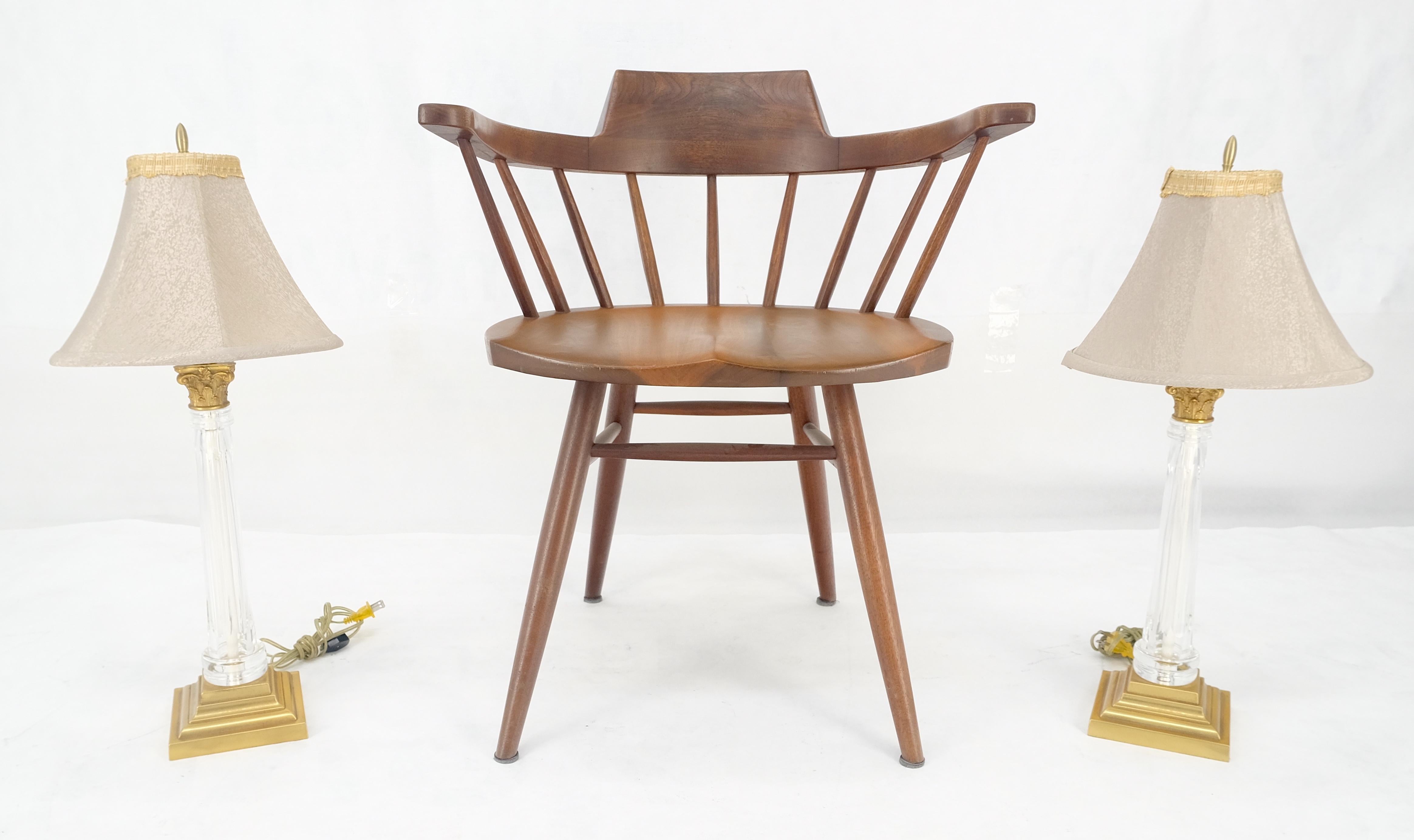 960'sPaire de lampes de table en cristal et base carrée en laiton, abat-jour ornés, 25
