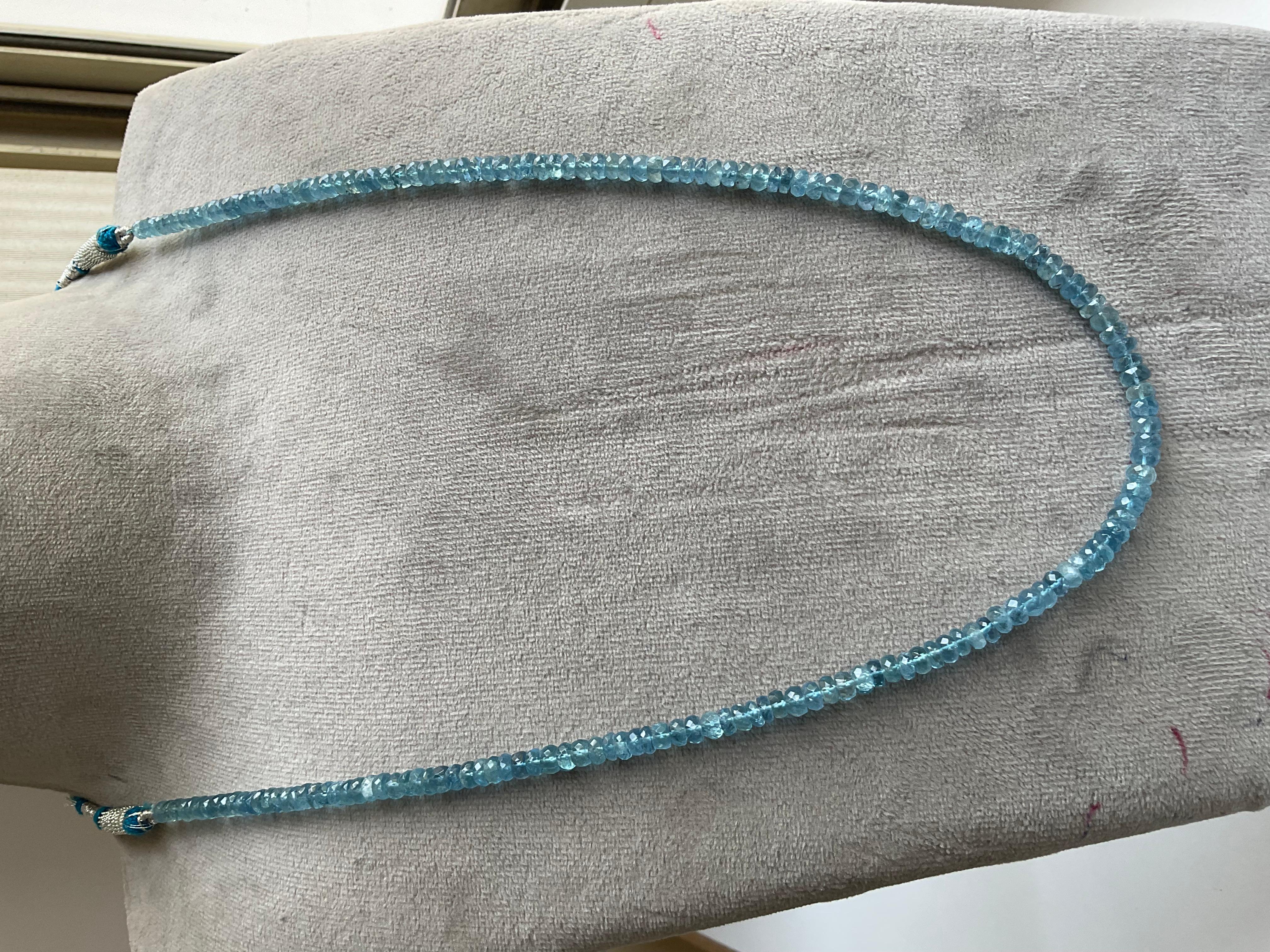 96,10 Karat Aquamarin Perlenkette 1 Strang Facettierte Perlen gute Qualität Edelstein im Angebot 1