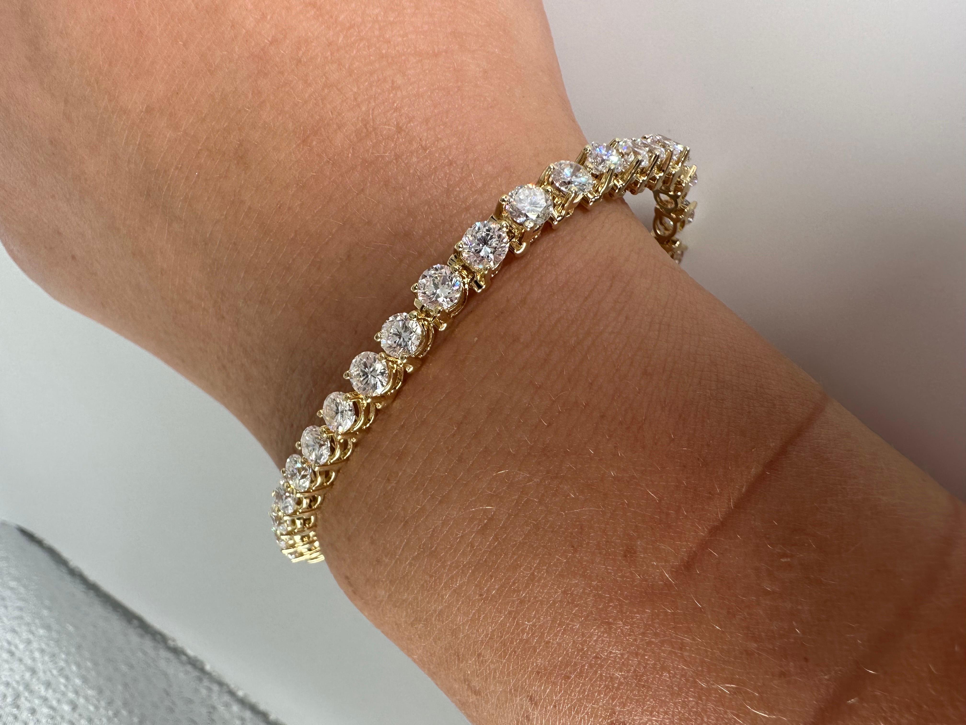 9.63ct Important Tennis Bracelet custom finished in yellow gold 14KT European  For Sale 1