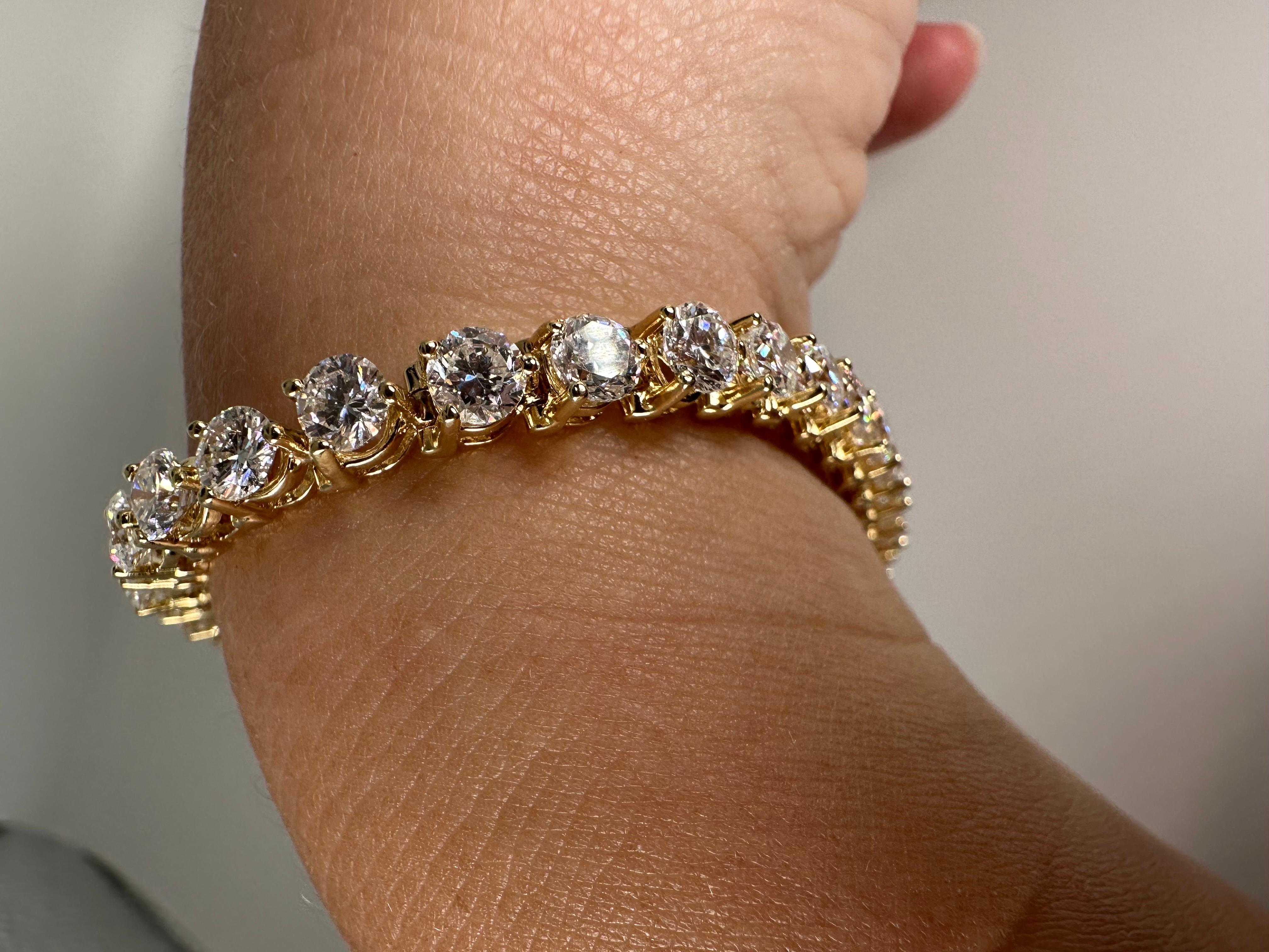 9.63ct Important Tennis Bracelet custom finished in yellow gold 14KT European  For Sale 2
