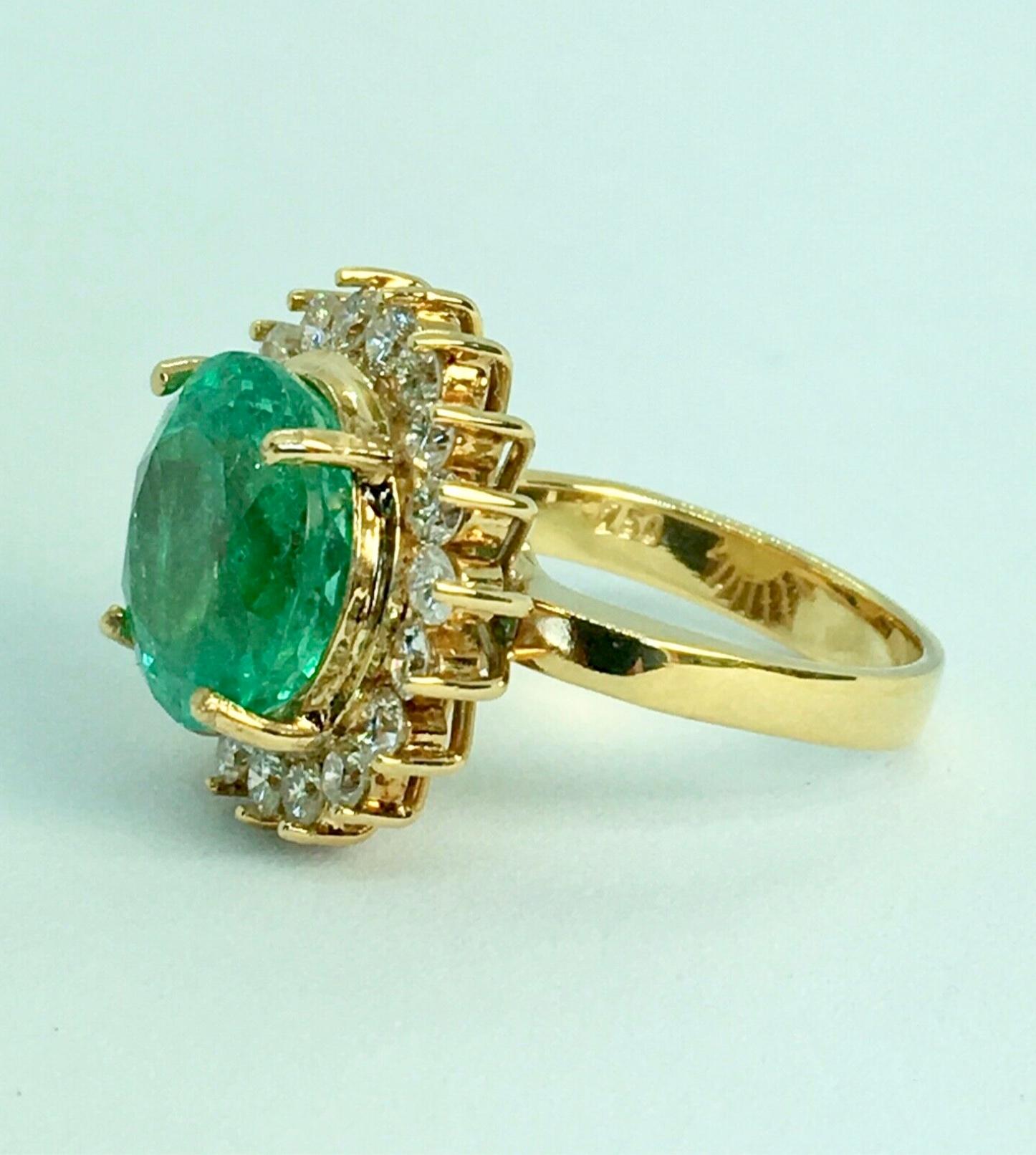 9.65 Carat Fine Round Colombian Emerald Diamond Engagement Ring 18 Karat 5
