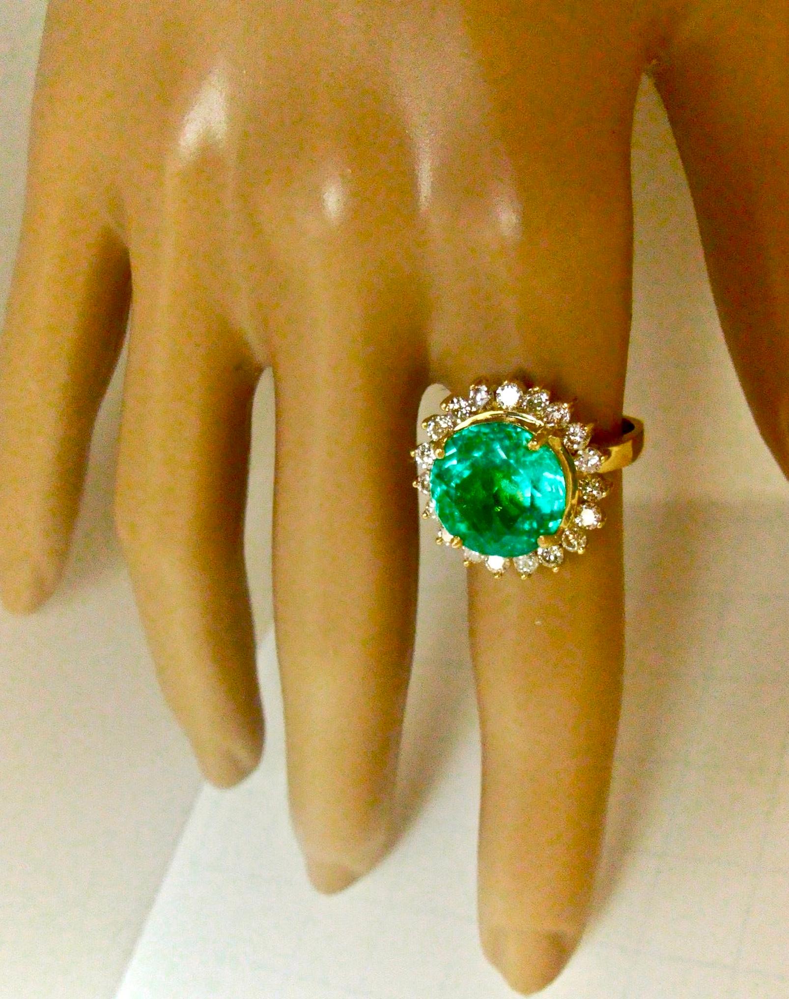 9.65 Carat Fine Round Colombian Emerald Diamond Engagement Ring 18 Karat 6