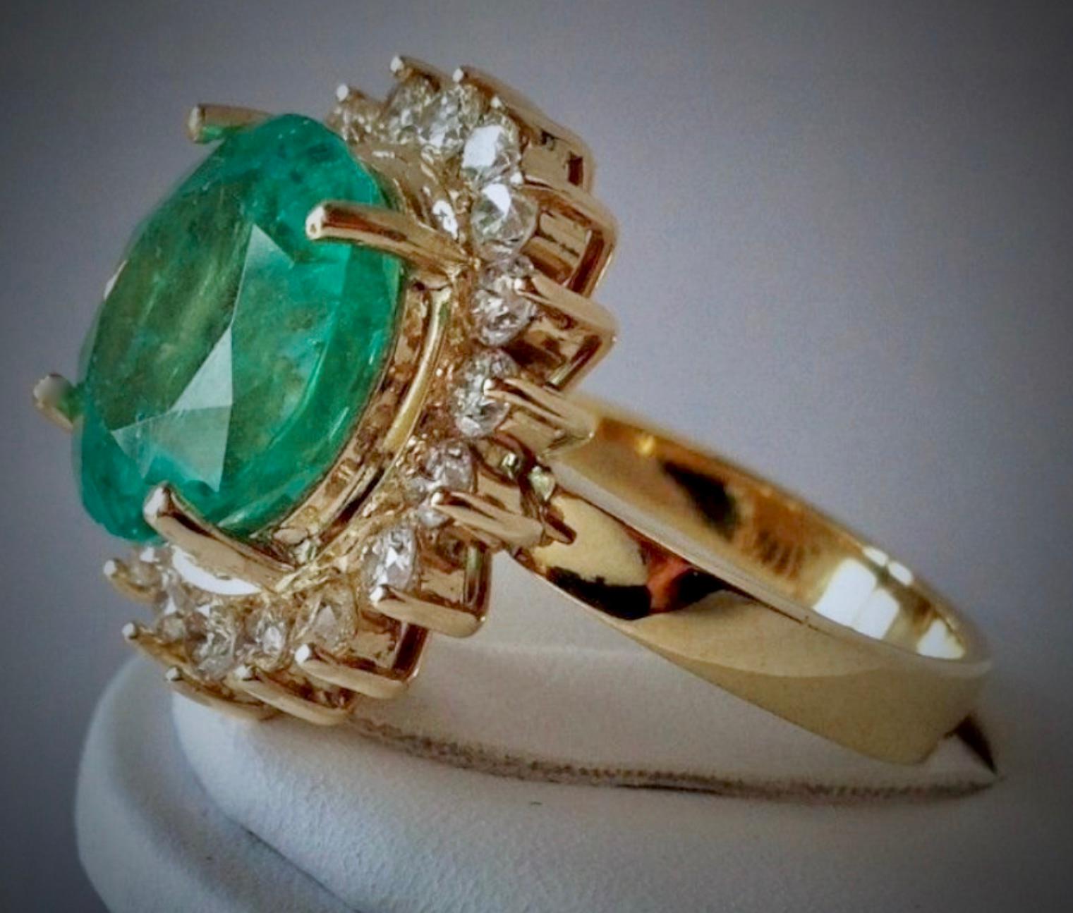 9.65 Carat Fine Round Colombian Emerald Diamond Engagement Ring 18 Karat 1
