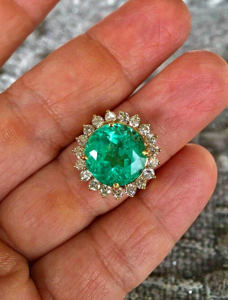 Round Cut 9.65 Carat Fine Round Colombian Emerald Diamond Engagement Ring 18 Karat