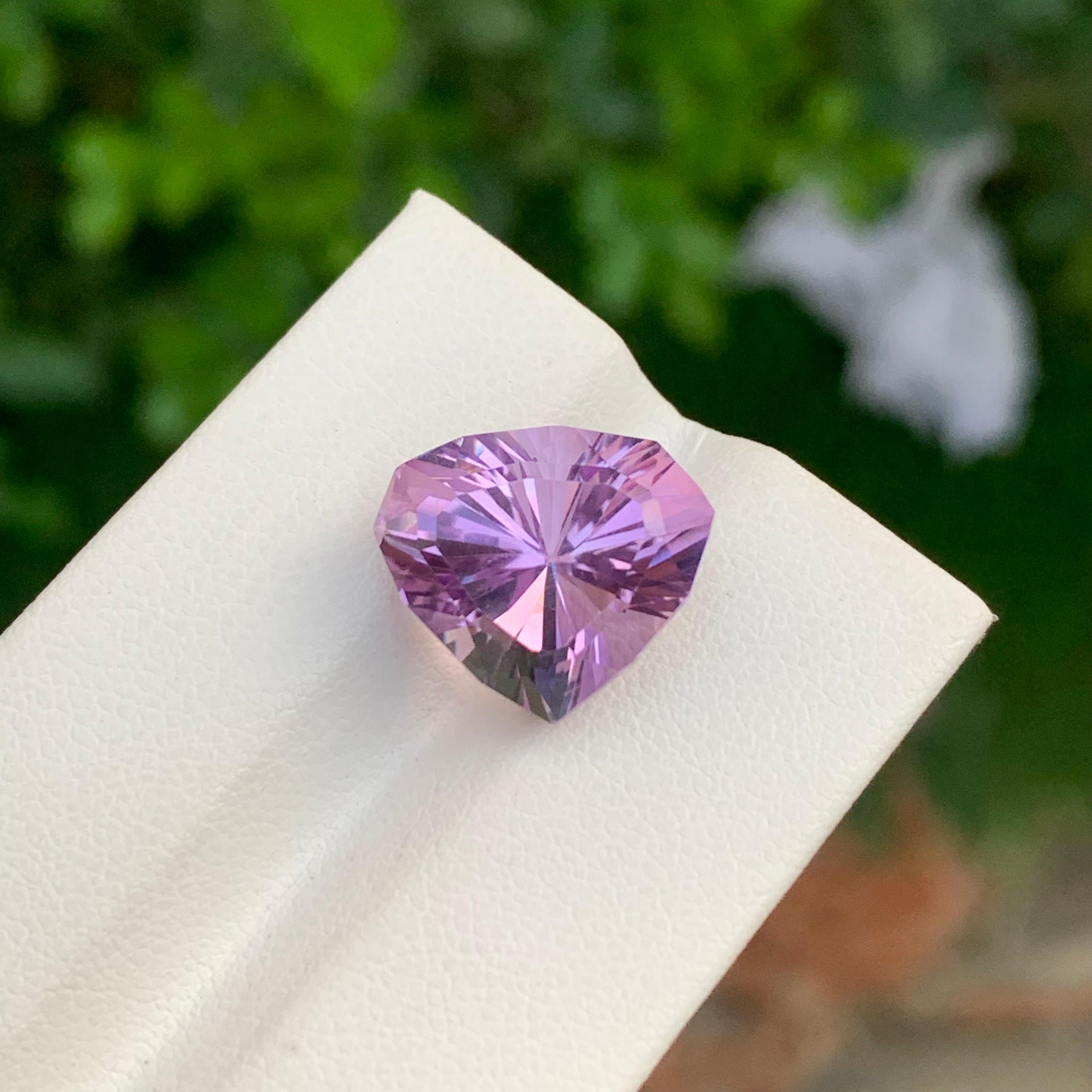 9.65 Carat Natural Loose Amethyst Trillion Shape Gem For Necklace For Sale 4