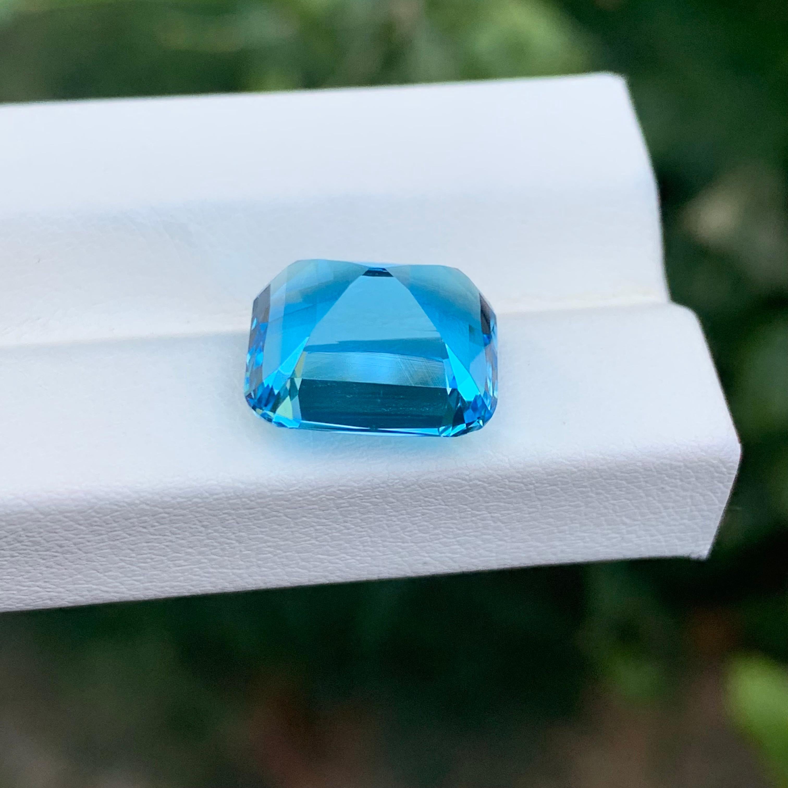 9.65 Carat Natural Loose Electric Blue Topaz Cushion Shape Gem In New Condition In Peshawar, PK