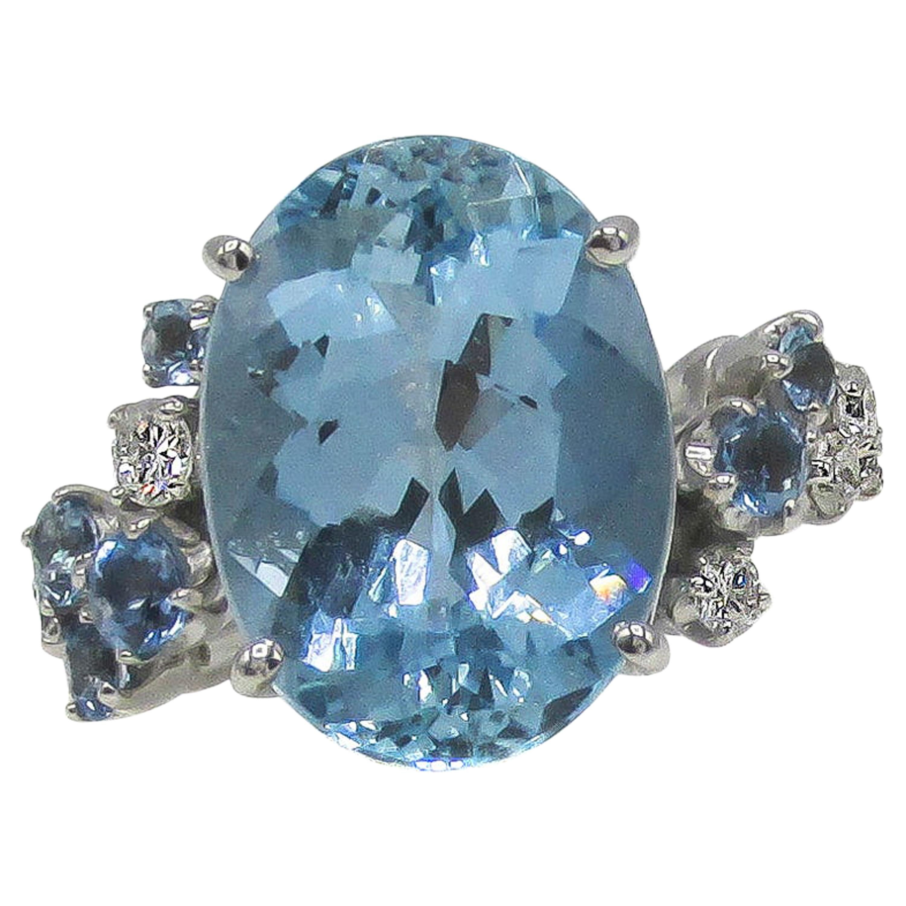  9.65 Carat Oval Aquamarine Diamond Gold Ring For Sale