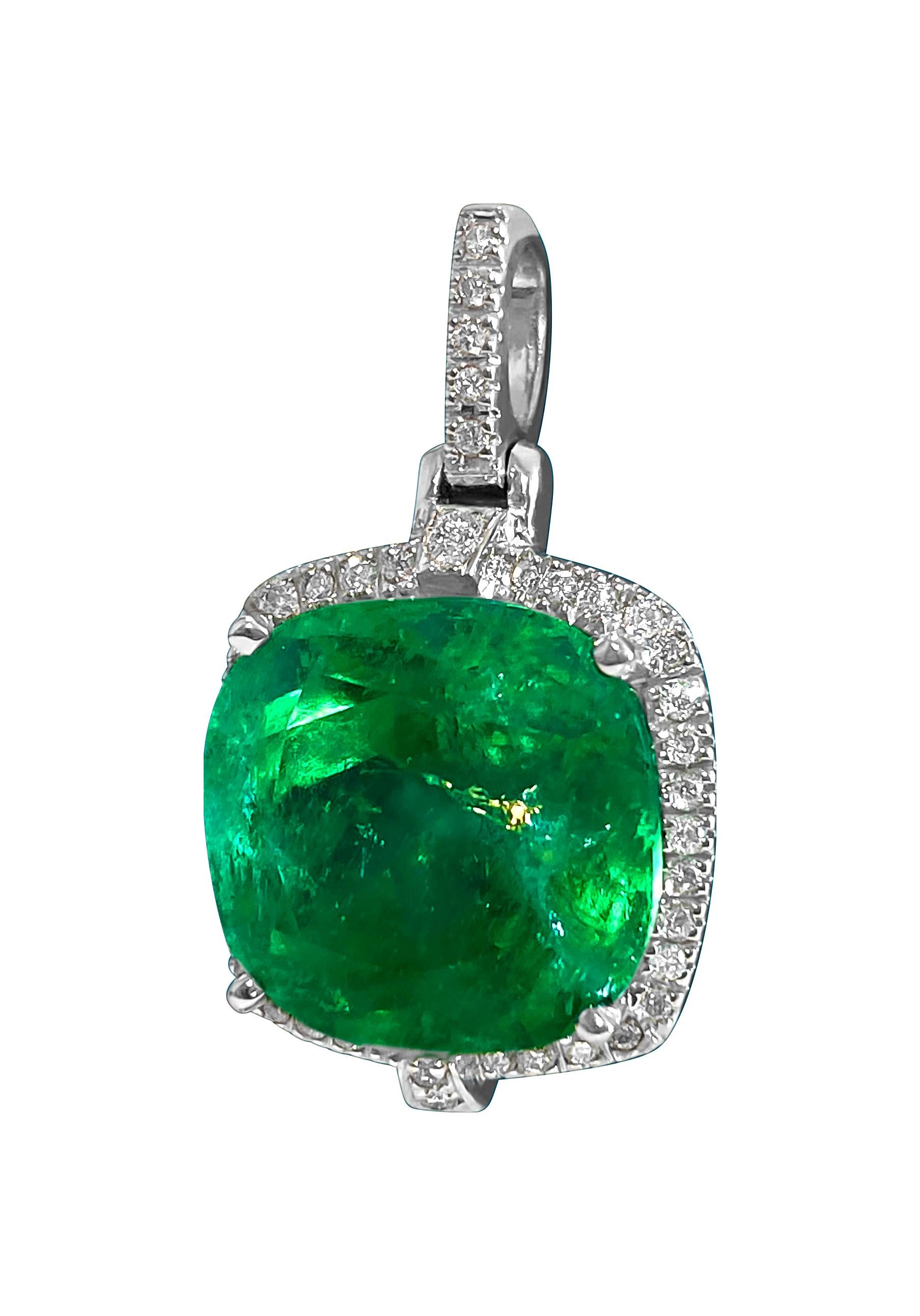 Women's or Men's 9.65 CT Colombian Emerald & Diamond Necklace, 14K Gold For Sale
