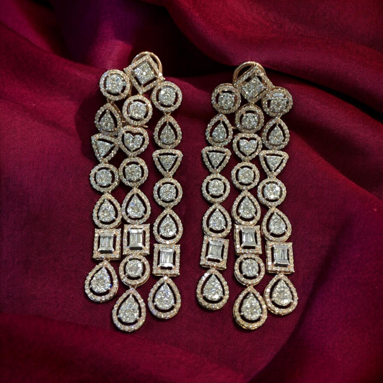 Donna 9,67 carati F/VS1 Diamanti tondi a forma di baguette Orecchini a lampadario in oro rosa 14K in vendita