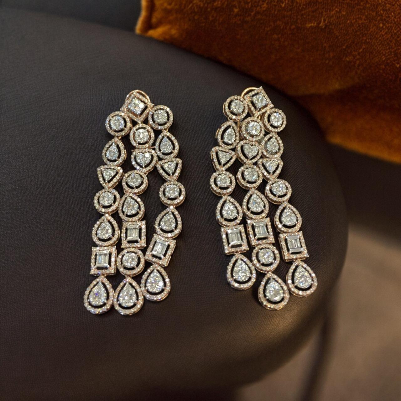 9,67 carati F/VS1 Diamanti tondi a forma di baguette Orecchini a lampadario in oro rosa 14K in vendita 2