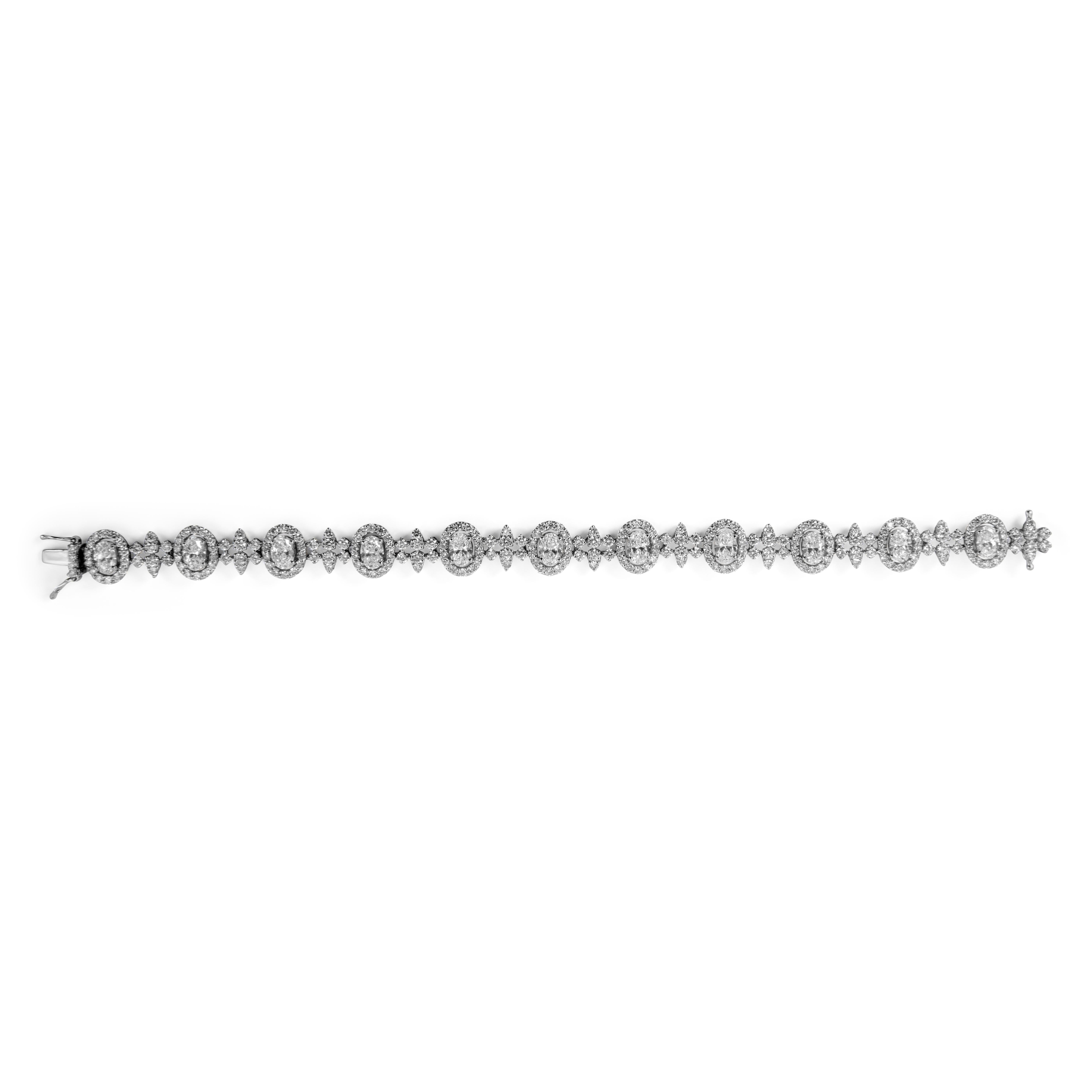 Contemporain Bracelet en or blanc 18 carats avec diamants ovales et diamants ronds 9,67 carats en vente