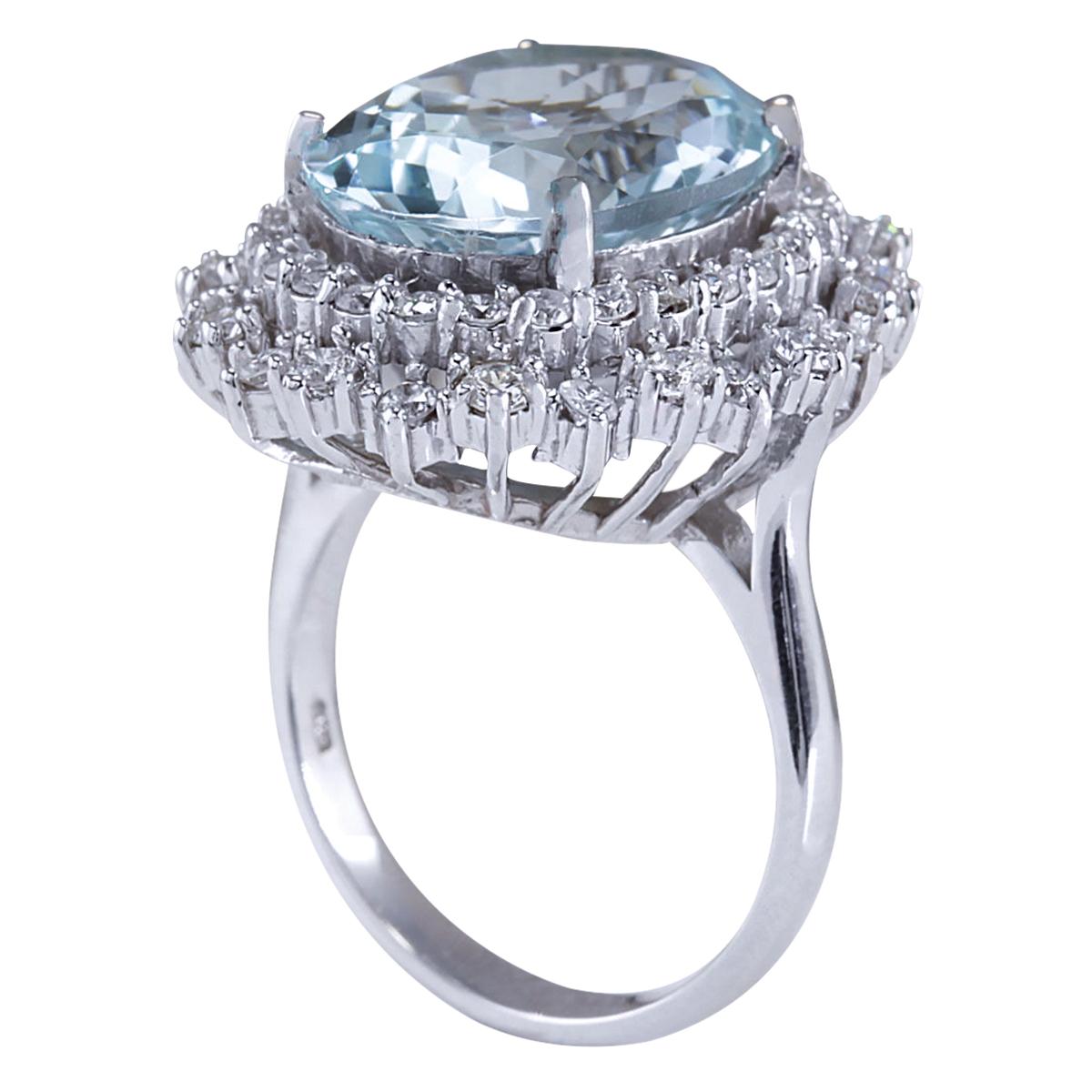 Modern Exquisite Natural Aquamarine Diamond Ring In 14 Karat White Gold  For Sale
