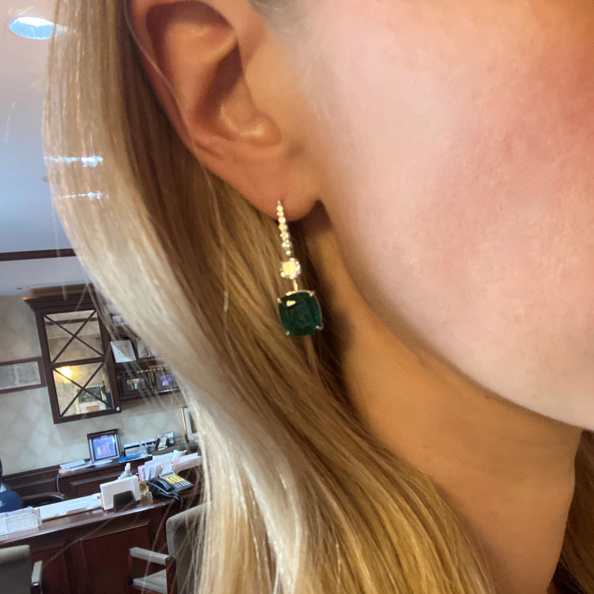 9.69ct Cushion Cut Green Emerald & Diamond Drop Earrings In New Condition For Sale In New York, NY