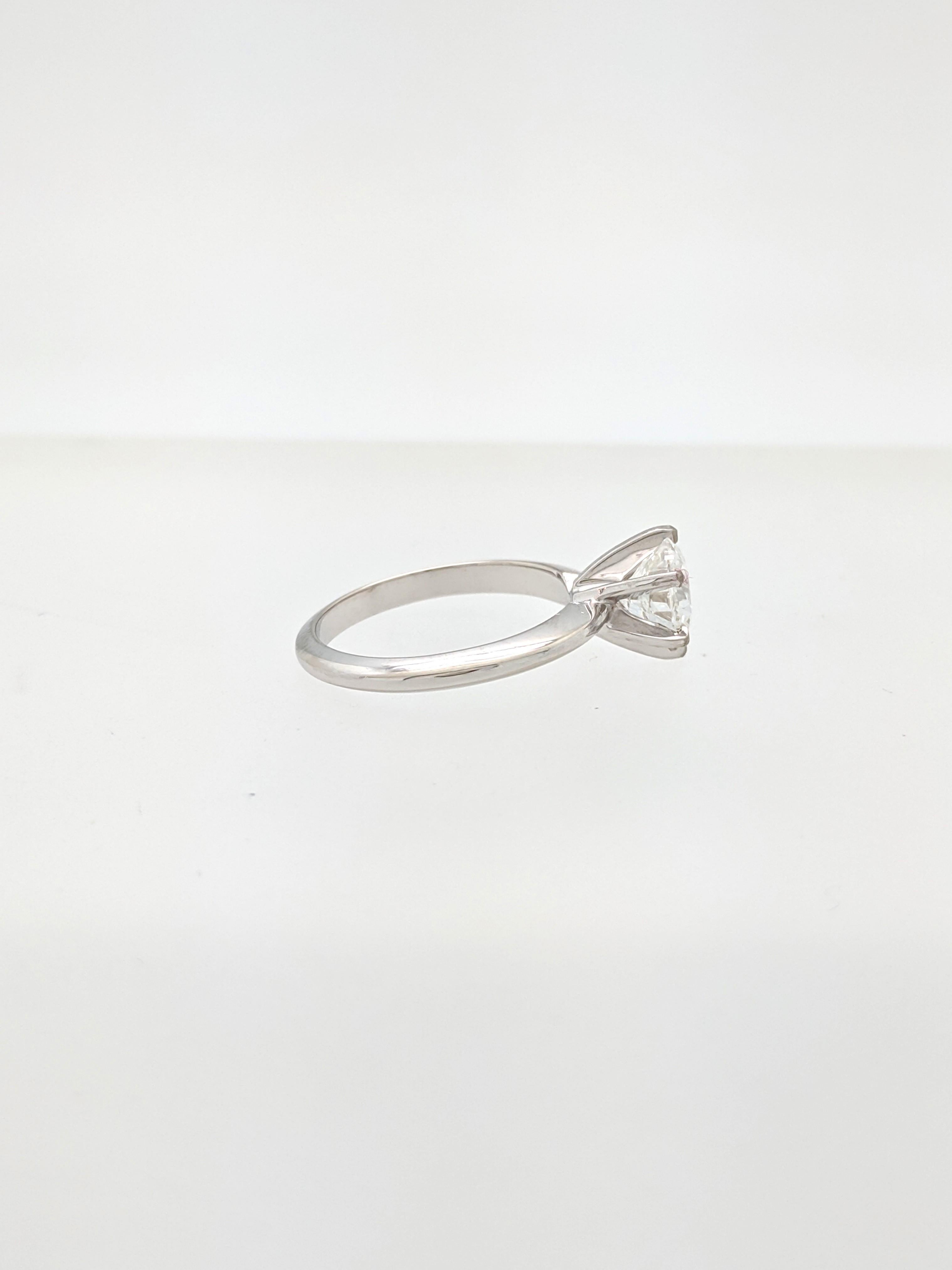 Women's .96 Carat Round Brilliant Cut Natural Diamond Ring GIA Certified SI1/F