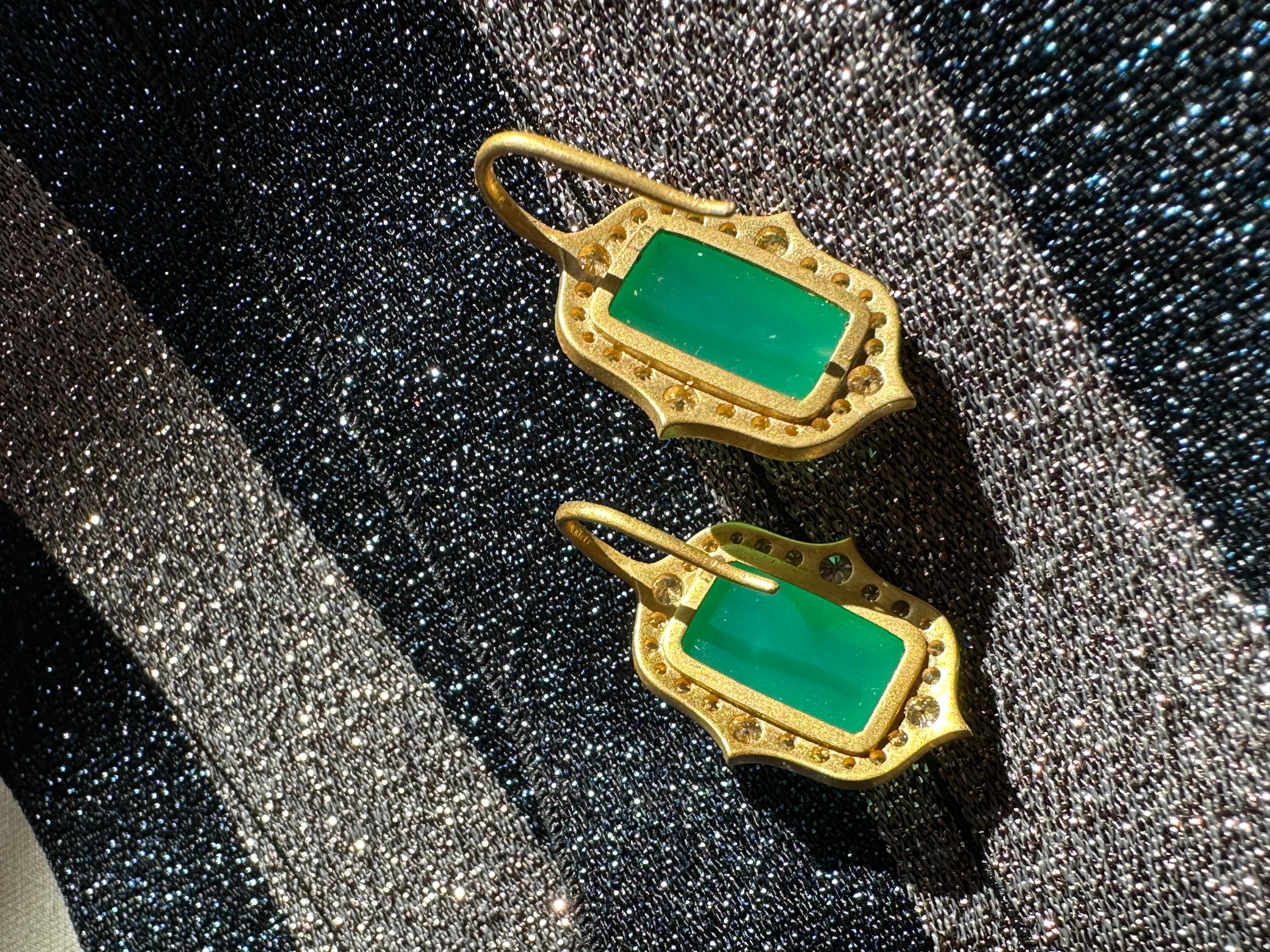 .96cts Diamonds, Green Chrysoprase & 18kt Gold Earrings by Lauren Harper For Sale 5