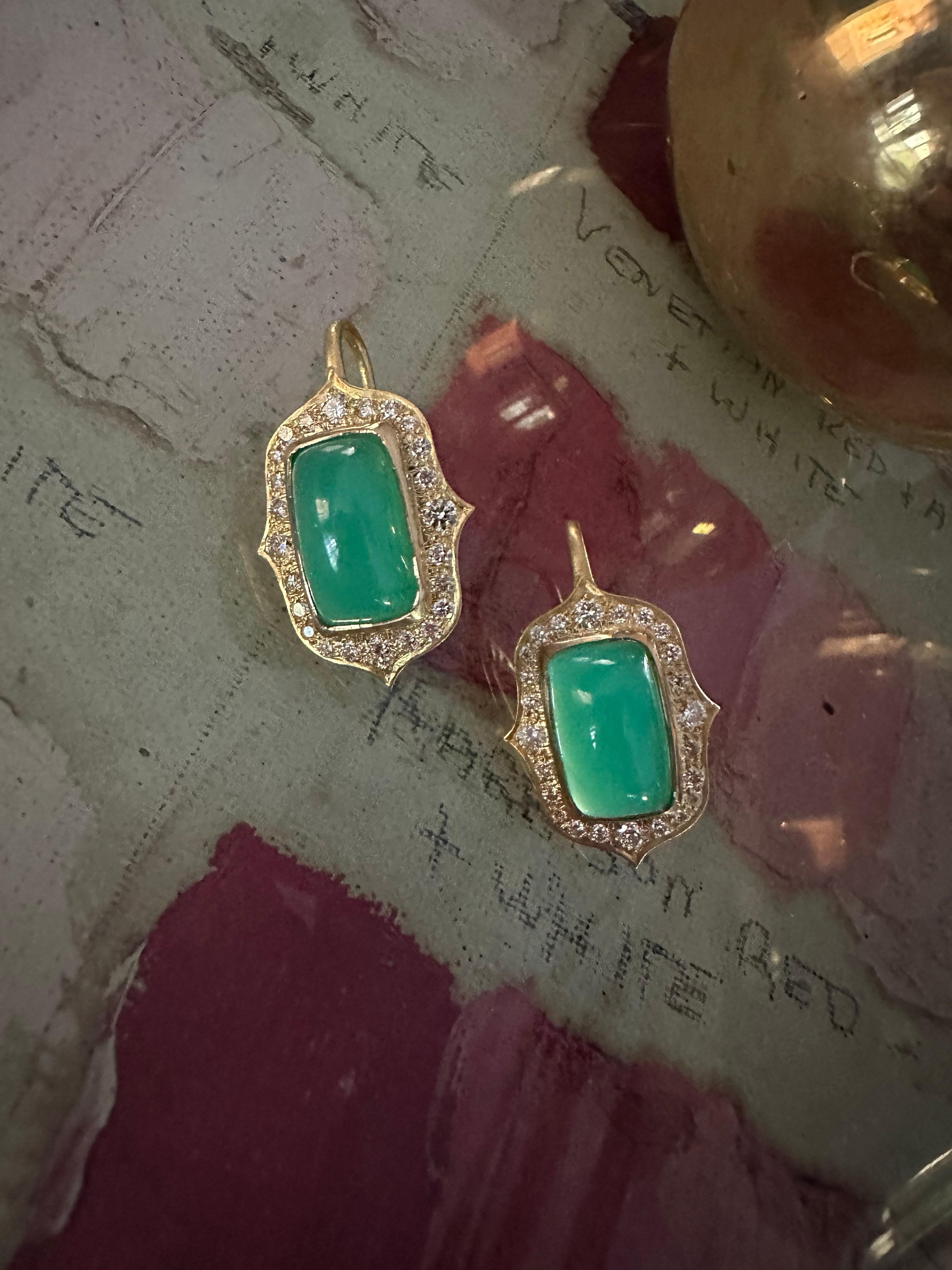 .96cts Diamonds, Green Chrysoprase & 18kt Gold Earrings by Lauren Harper For Sale 1