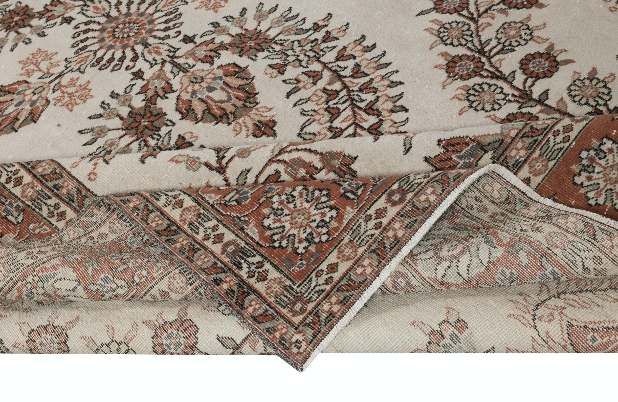 Country 9.6x12.8 Ft One of a kind Vintage Rug in Beige & Red. Handmade Turkish Carpet For Sale