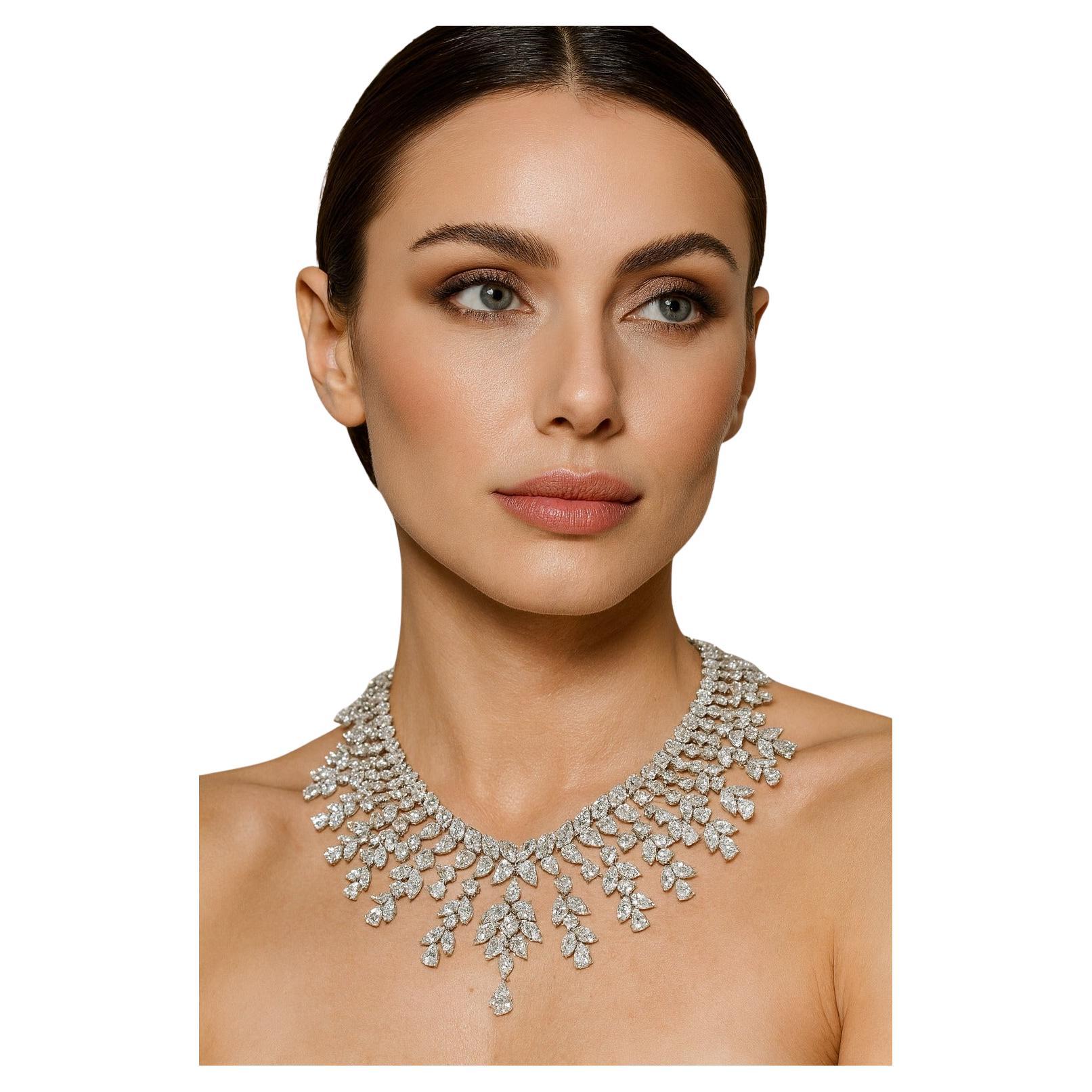 97 Carat Multi-Shape Diamond Graduated Cluster Collar Necklace In New Condition For Sale In Chicago, IL