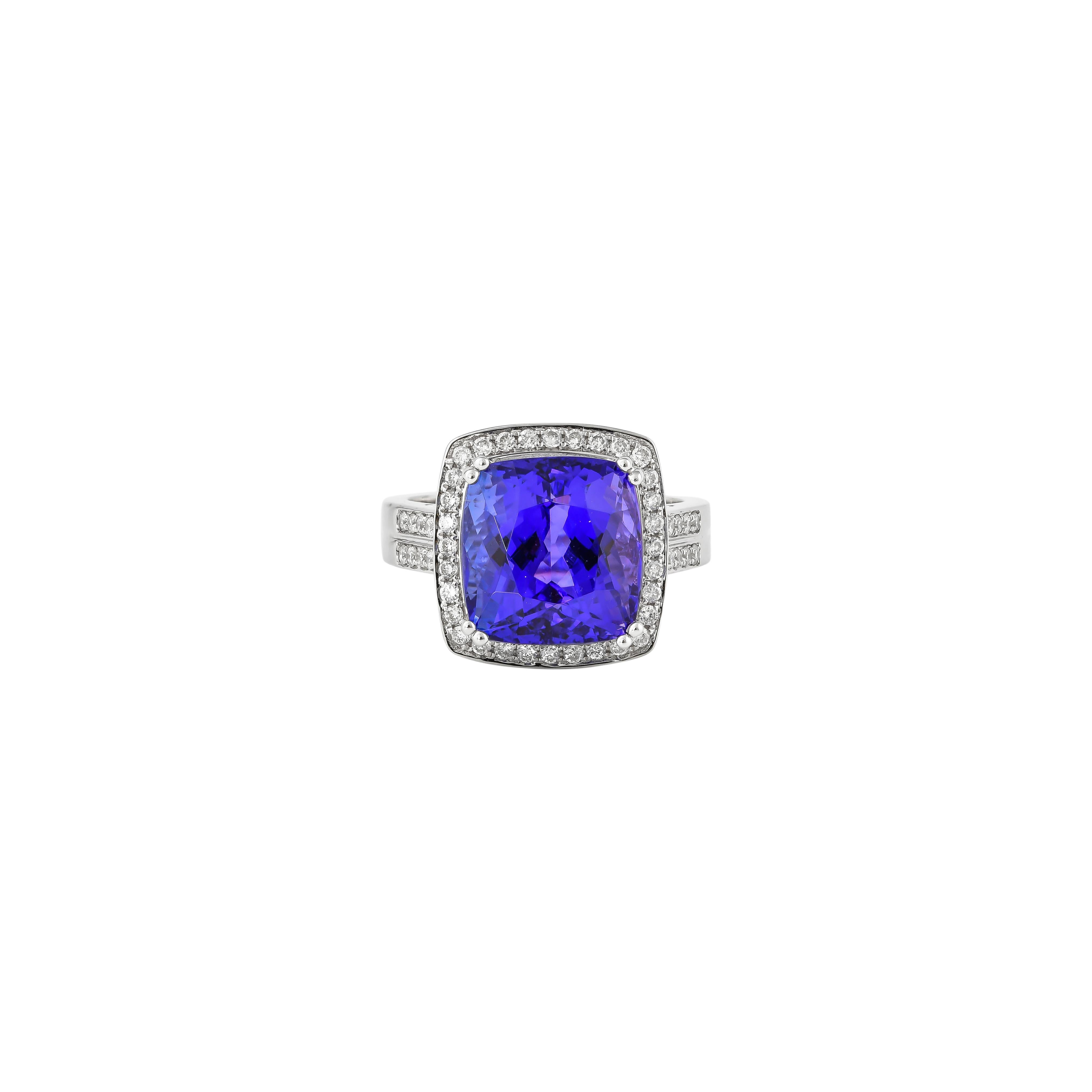 Contemporain Sunita Nahata tanzanite 9.70 carats. Bague fantaisie en or blanc 18 carats avec diamants en vente