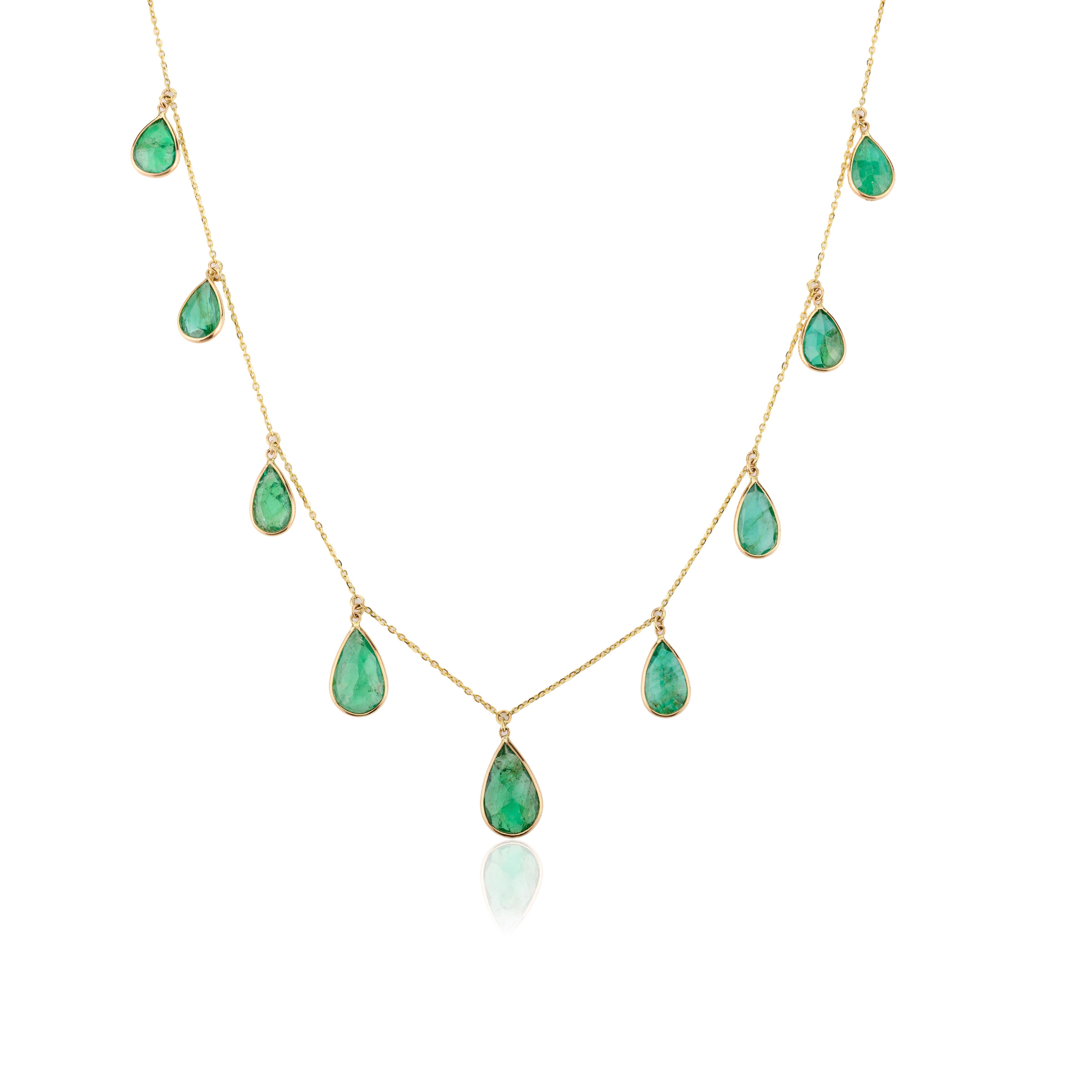 Modernist 9.7 CTW Deep Green Emerald Charm Chain Necklace Birthday Gift in 18k Yellow Gold For Sale